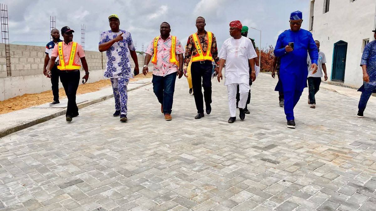 PROJECT IMPLEMENTATION AND MONITORING UNIT (PIMU) VISITS IBEJU-LEKKI LG, INSPECTS PROJECTS
