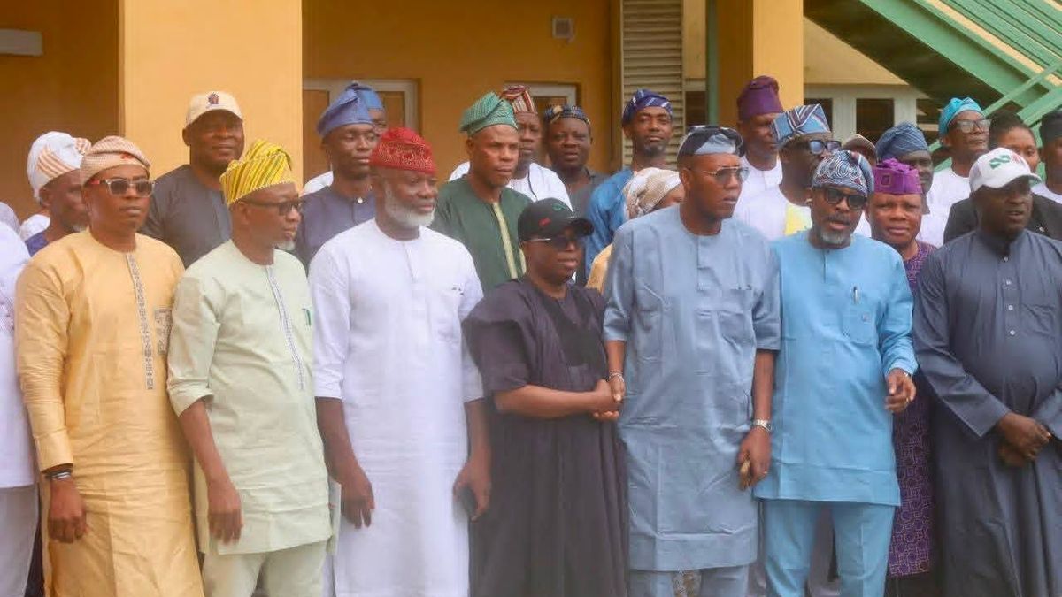 LAHA COMMITTEE ON LOCAL GOVERNMENT AND CHIEFTAINCY AFFAIRS COMMEND HON. OLOWA DURING OVERSIGHT VISIT TO IBEJU-