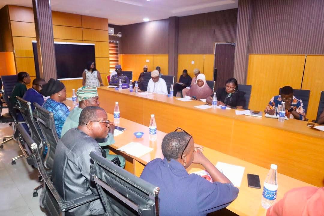OLOWA INAUGURATES EDUCATION SCHOLARSHIP BOARD, MOVES TO INSTITUTIONALISE STUDENT SUPPORT IN IBEJU-LEKKI