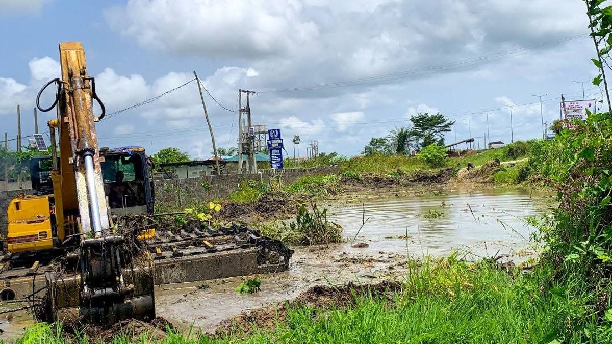 ENVIRONMENTAL SUSTAINABILITY: CLEARING OF ARAROMI - AIYEGBAMI SWAMP TO AJAH COMMUNITY SECONDARY DRAINAGE