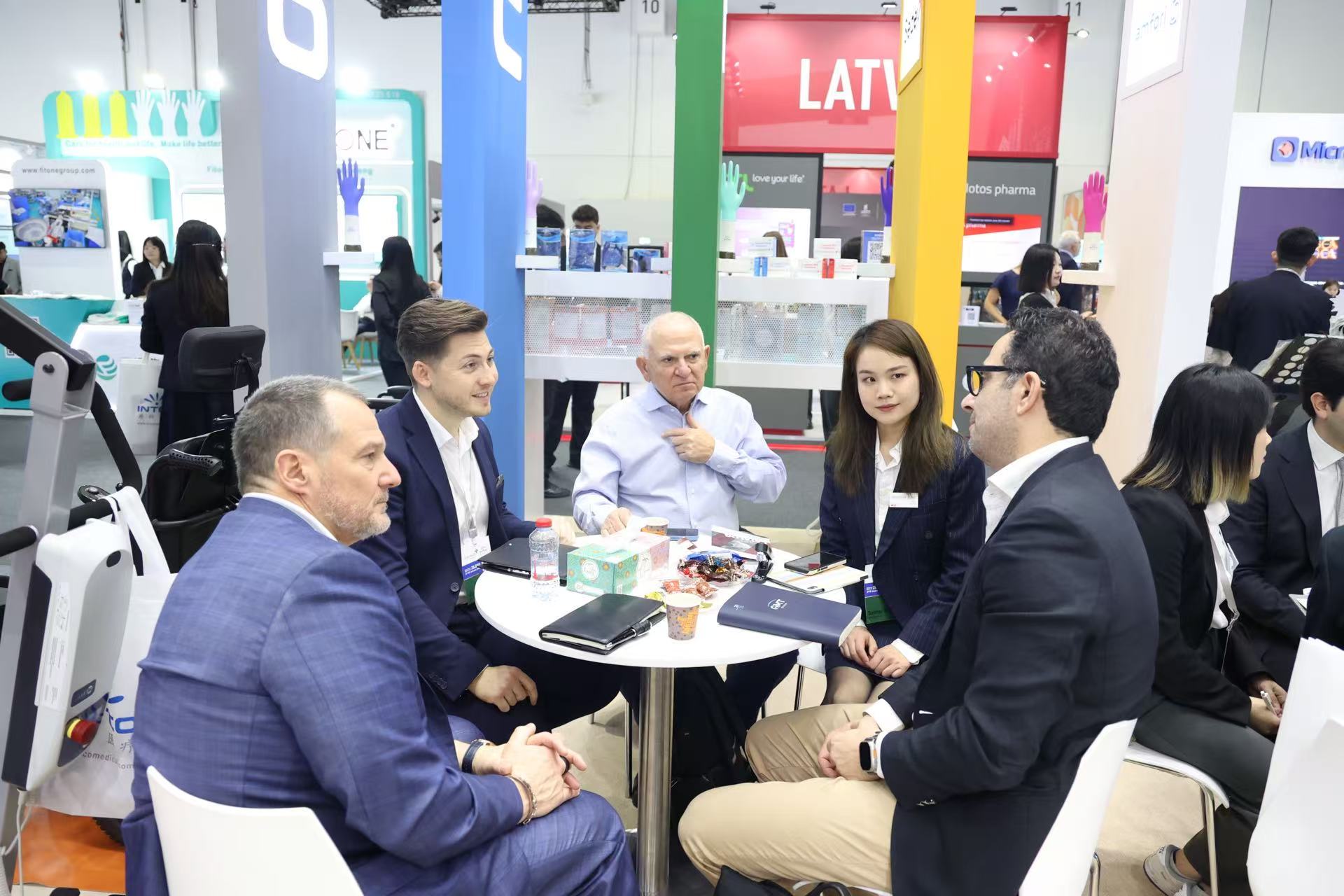 INTCO Medical Debüts auf der Arab Health 2025