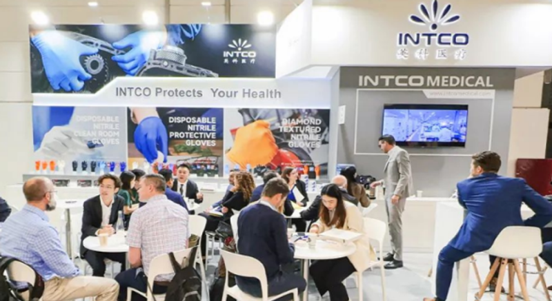 INTCO Medical brille au salon de la sécurité A+A 2023 en Allemagne