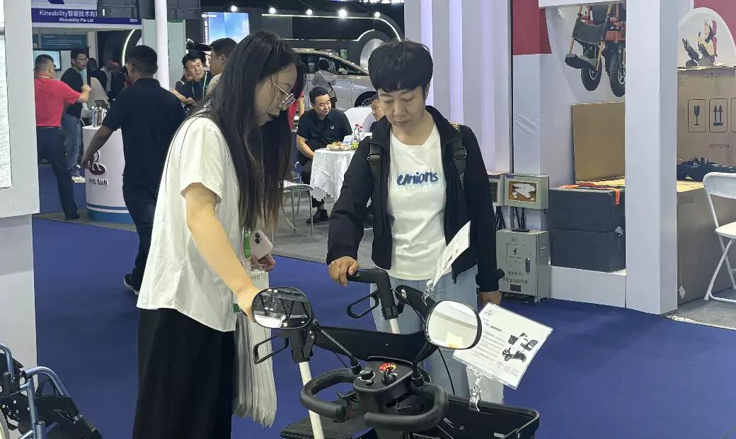 INTCO Medical تعرض حلول الكراسي المتحركة المبتكرة في معرض CR Expo 2025