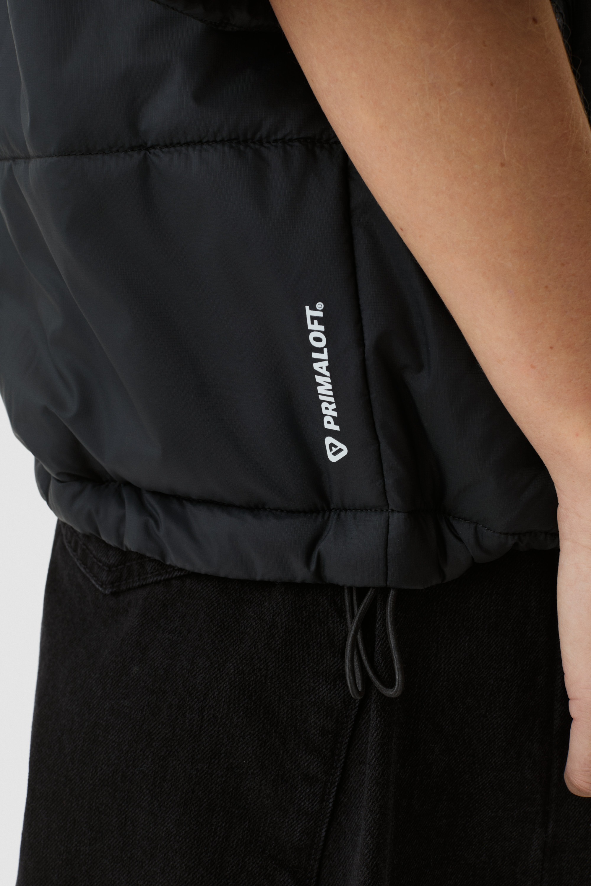 Model wearing Yama Strata Puffer Jacket Anthracite