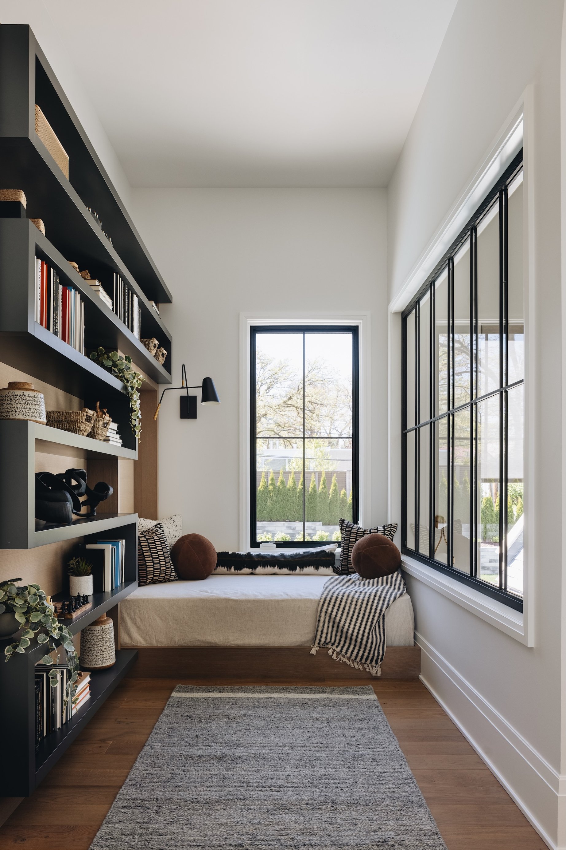 Dawn Reeves Design Luxury Interior Design Chicago Illinois Wilson Reading Nook Built Ins Daybed