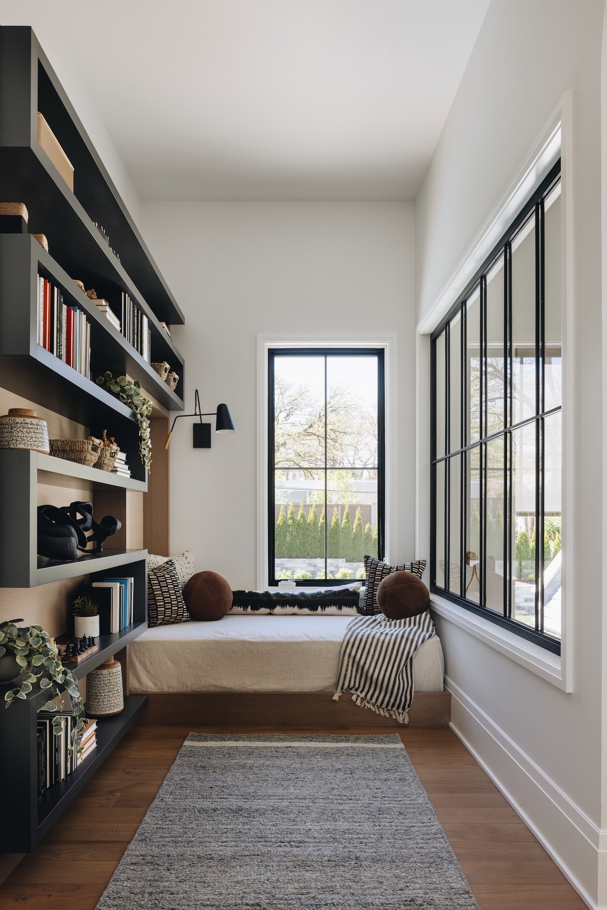 Dawn Reeves Design Luxury Interior Design Chicago Illinois Wilson Reading Nook Built Ins Daybed