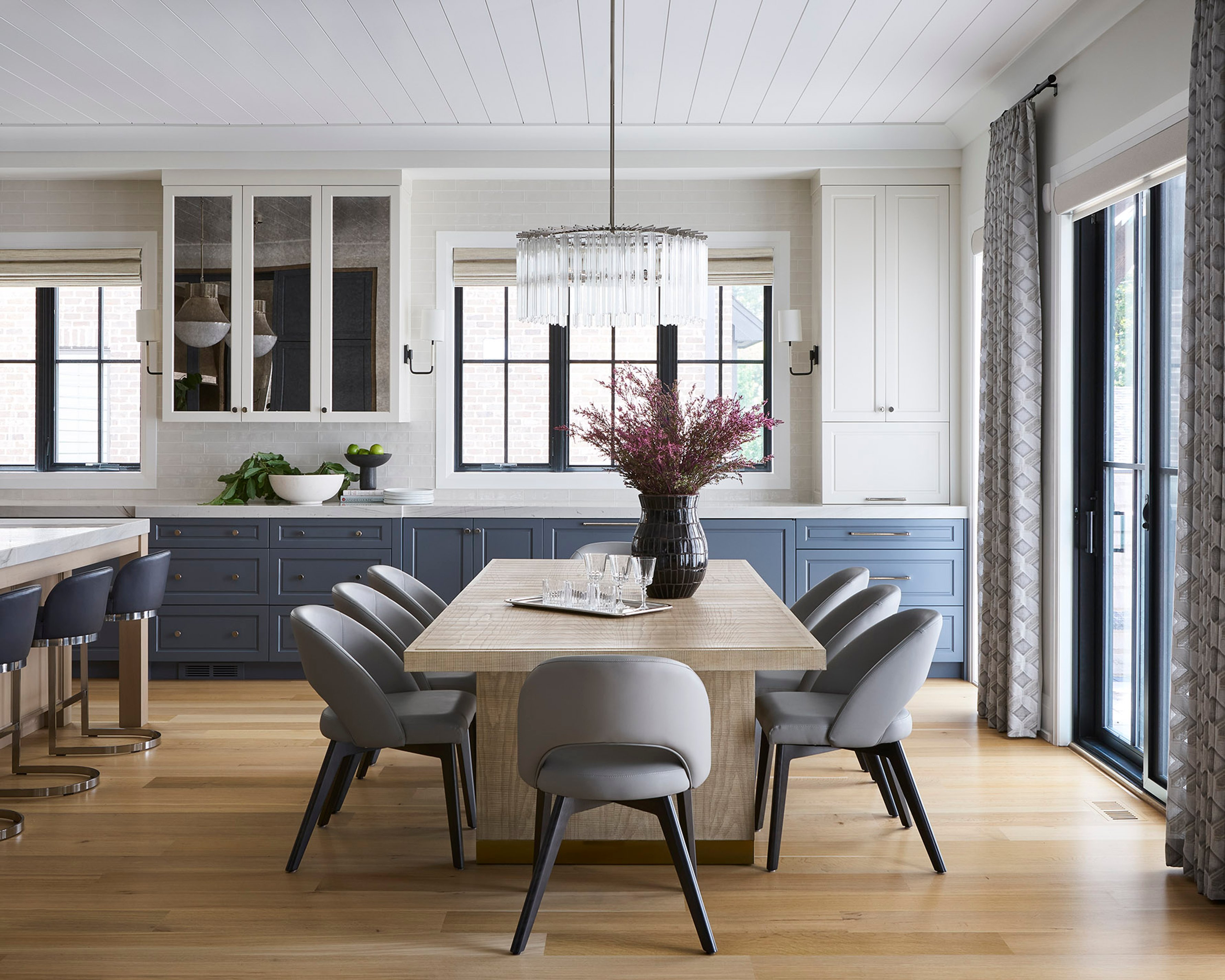 Dawn Reeves Design Luxury Interior Design Chicago Illinois Fairview Dining Table Glass Chandelier