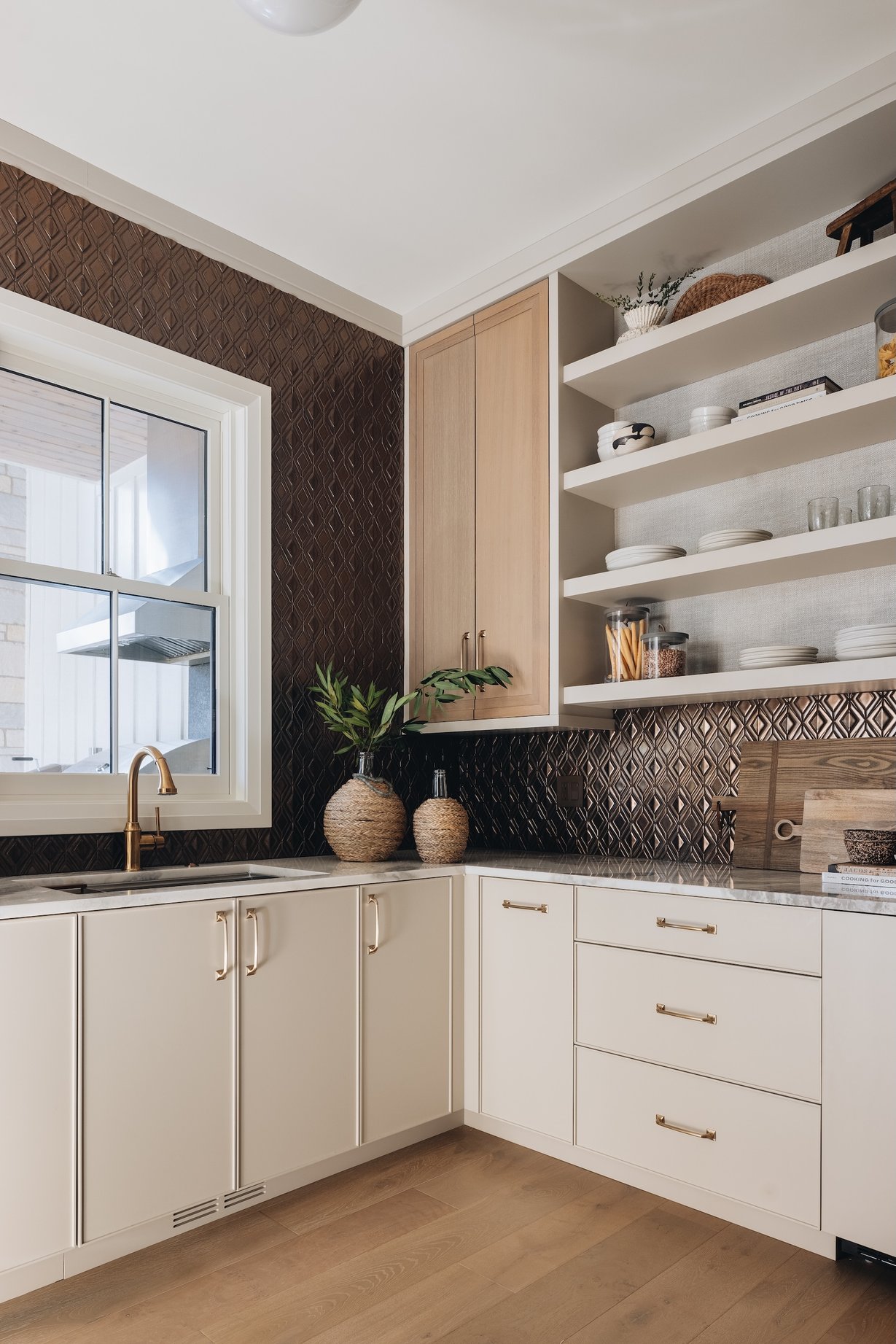 Dawn Reeves Design Luxury Interior Design Chicago Illinois Hinsdale Butlers Pantry Open Shelves