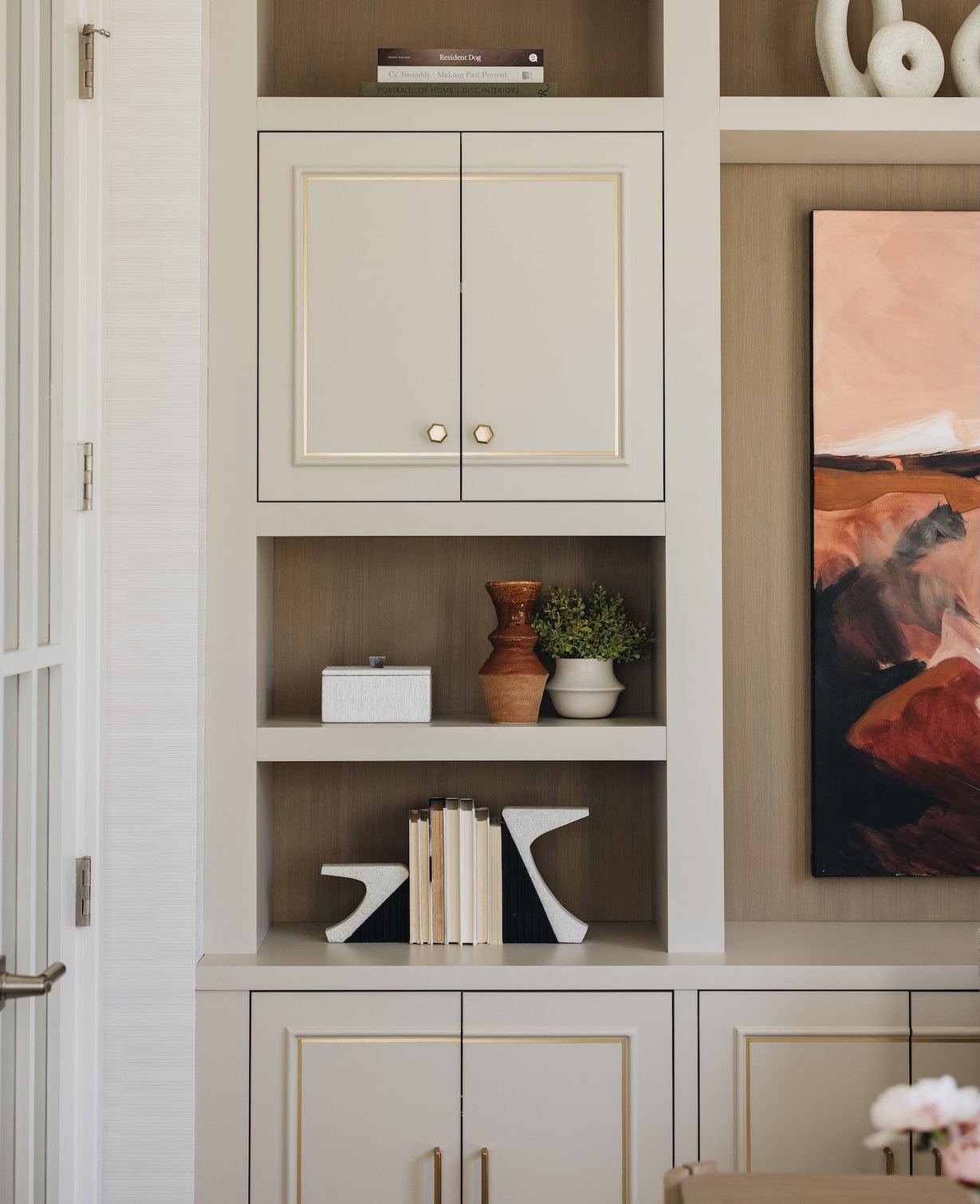 Dawn Reeves Design Luxury Interior Design Chicago Illinois Hinsdale Built In Shelving Cabinet Display Art