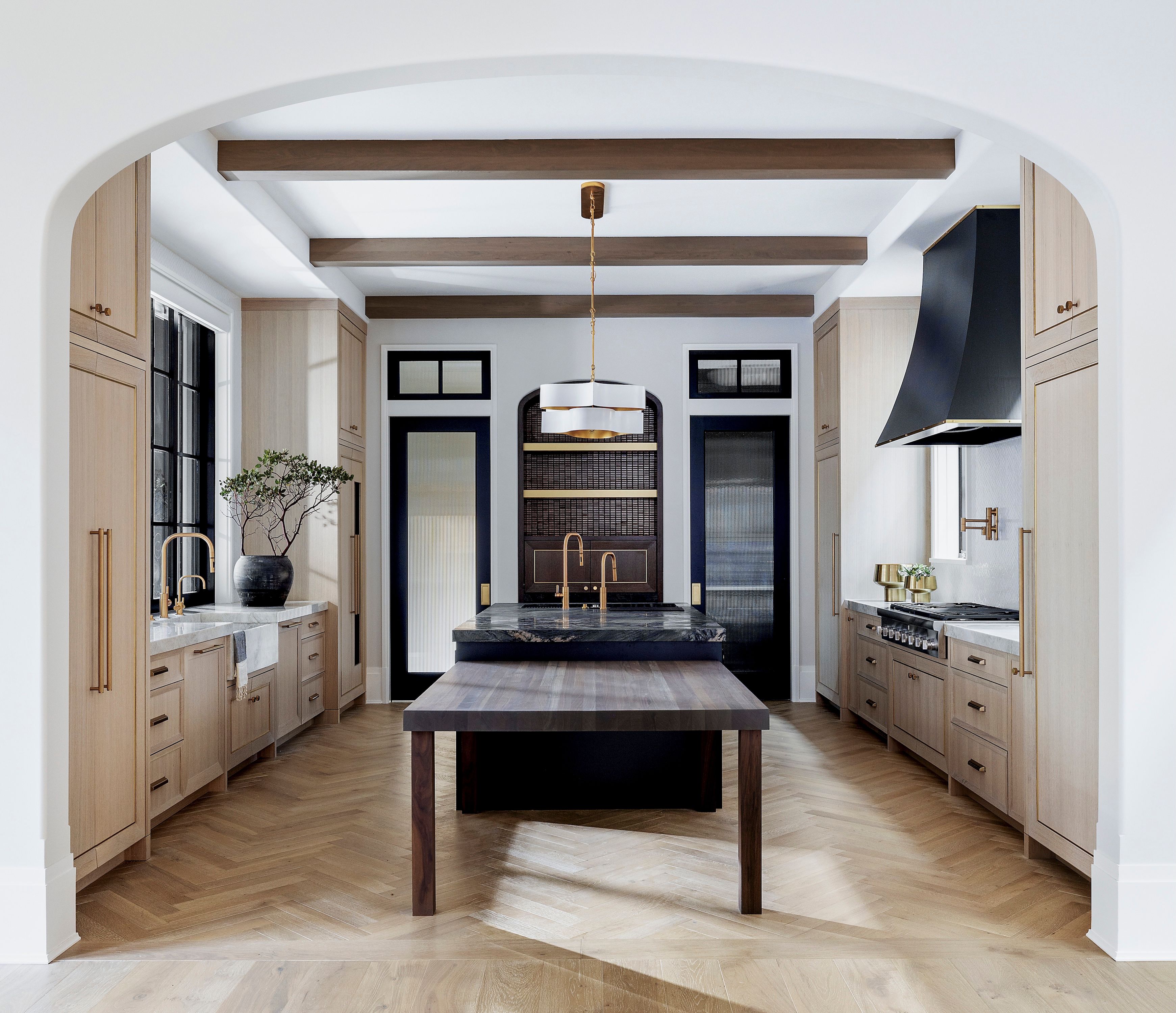 Dawn Reeves Design Luxury Interior Design Chicago Illinois Erie Kitchen Arched Range Niche