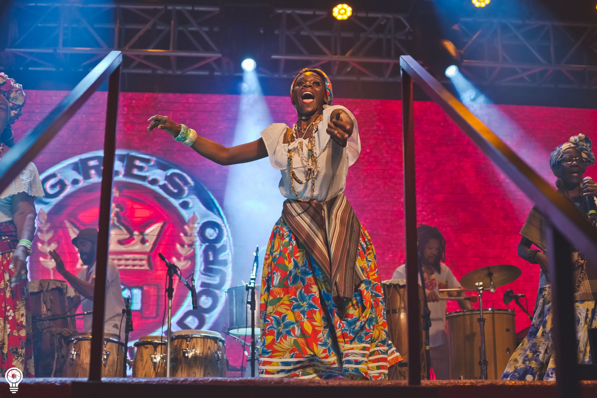 Verônica durante apresentação das Ganhadeiras para a escola Unidos da Viradouro. Foto: Carlos Papacena