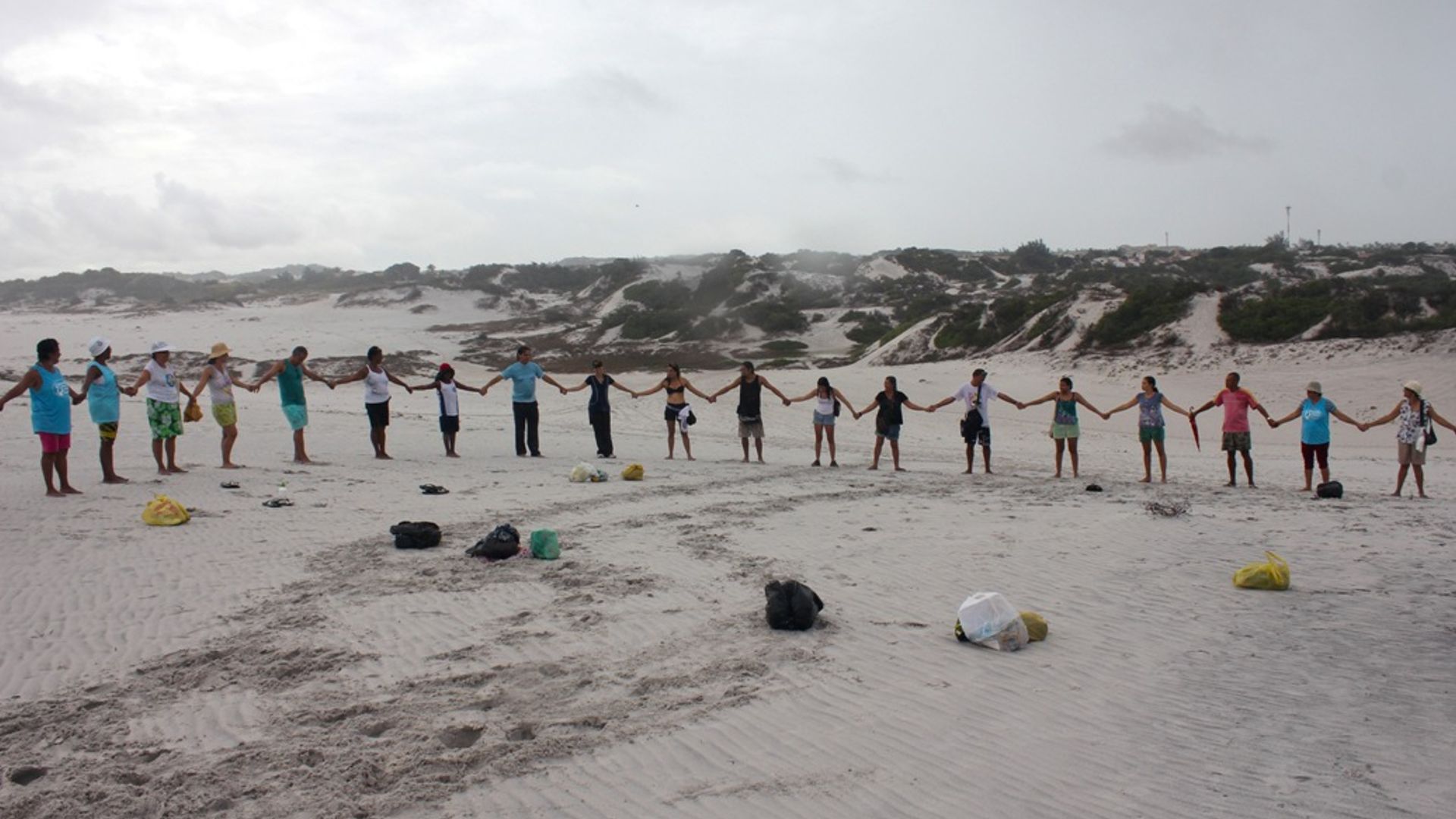 Caminhada ecológica na Lagoa do Abaeté. Foto: Acervo da Associação Cultural As Ganhadeiras de Itapuã