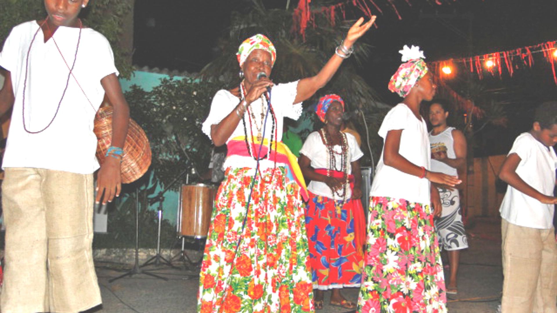 Primeiras apresentações em Itapuã. Foto: Acervo da Associação Cultural As Ganhadeiras de Itapuã