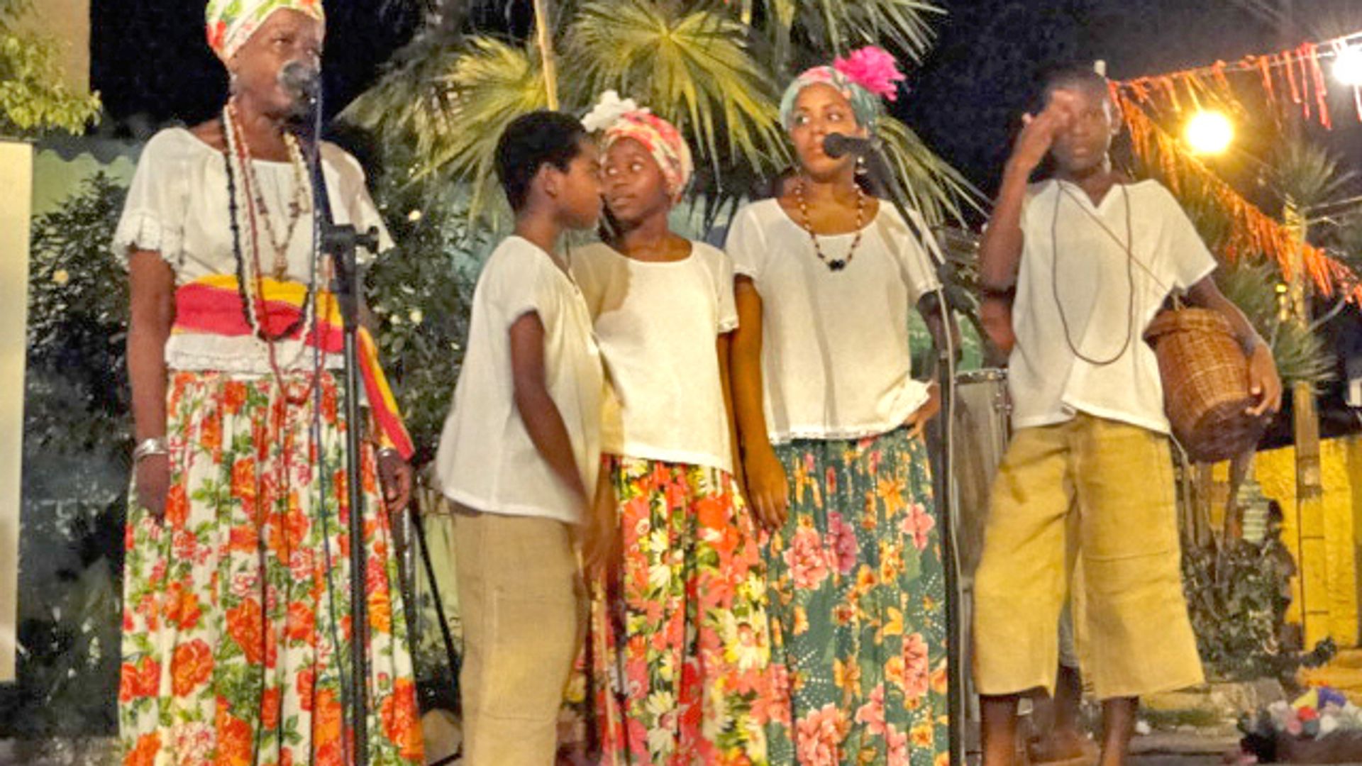 Primeiras apresentações em Itapuã. Foto: Acervo da Associação Cultural As Ganhadeiras de Itapuã