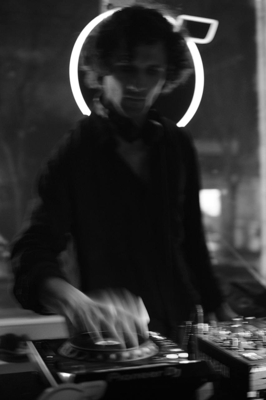 KG-Steamroom W// Bezhanic