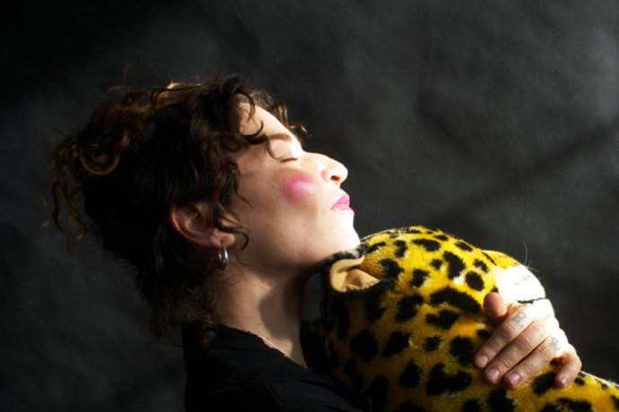 KG-Steamroom W// Dasha Mamba