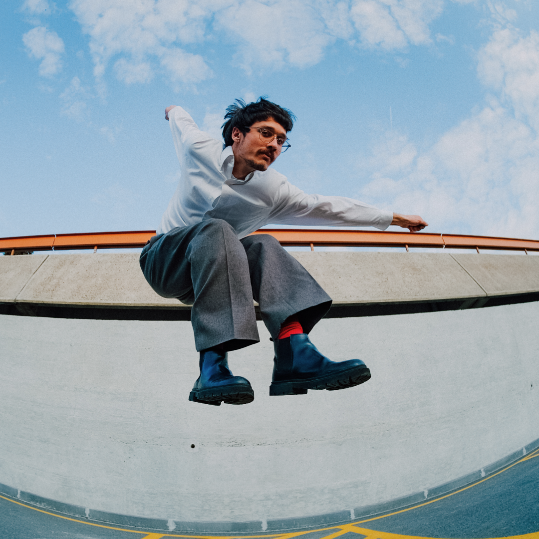 Ambassada Zvuka W// Attache