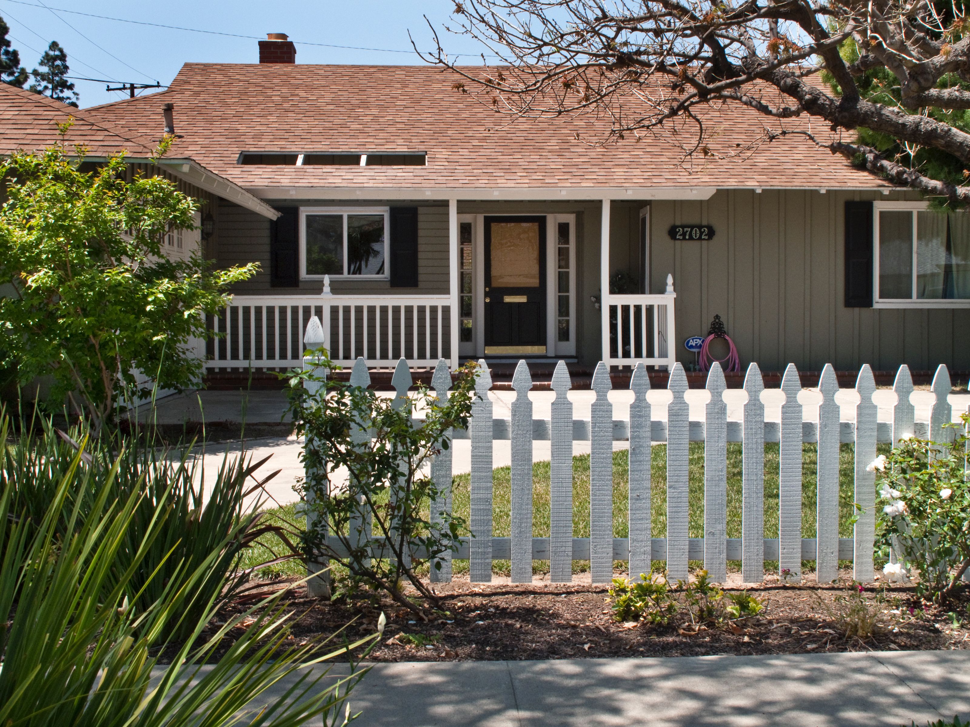 Artwork: Evidence (gun, kitchen knife)