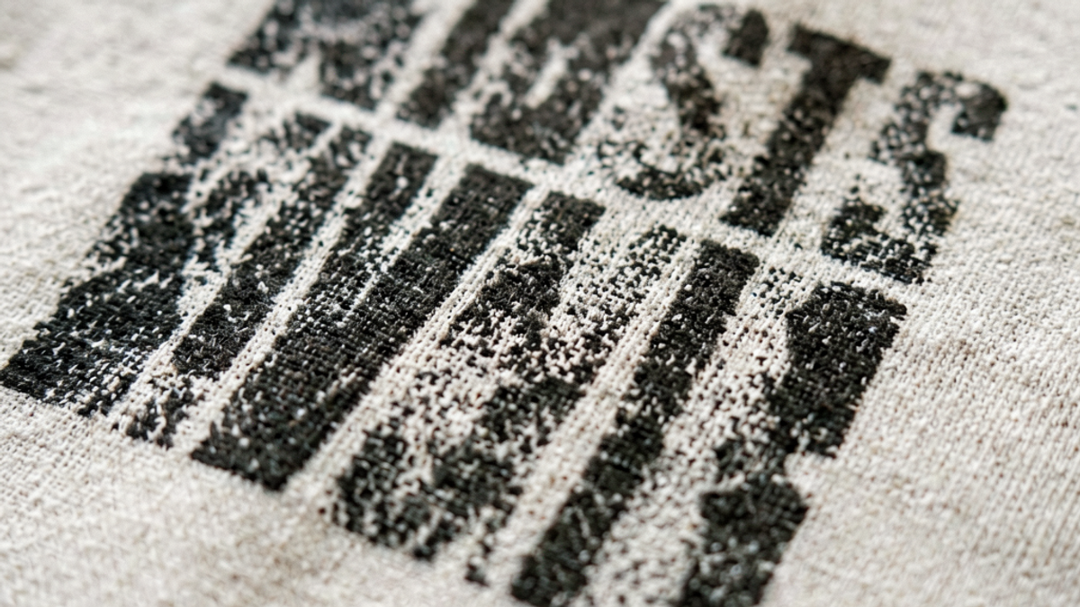 Screen Print vs DTG Print Tee: Which Lasts Longer and Looks Better?