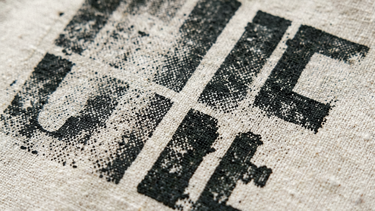 Screen Print vs DTG Print Tee: Which Lasts Longer and Looks Better?