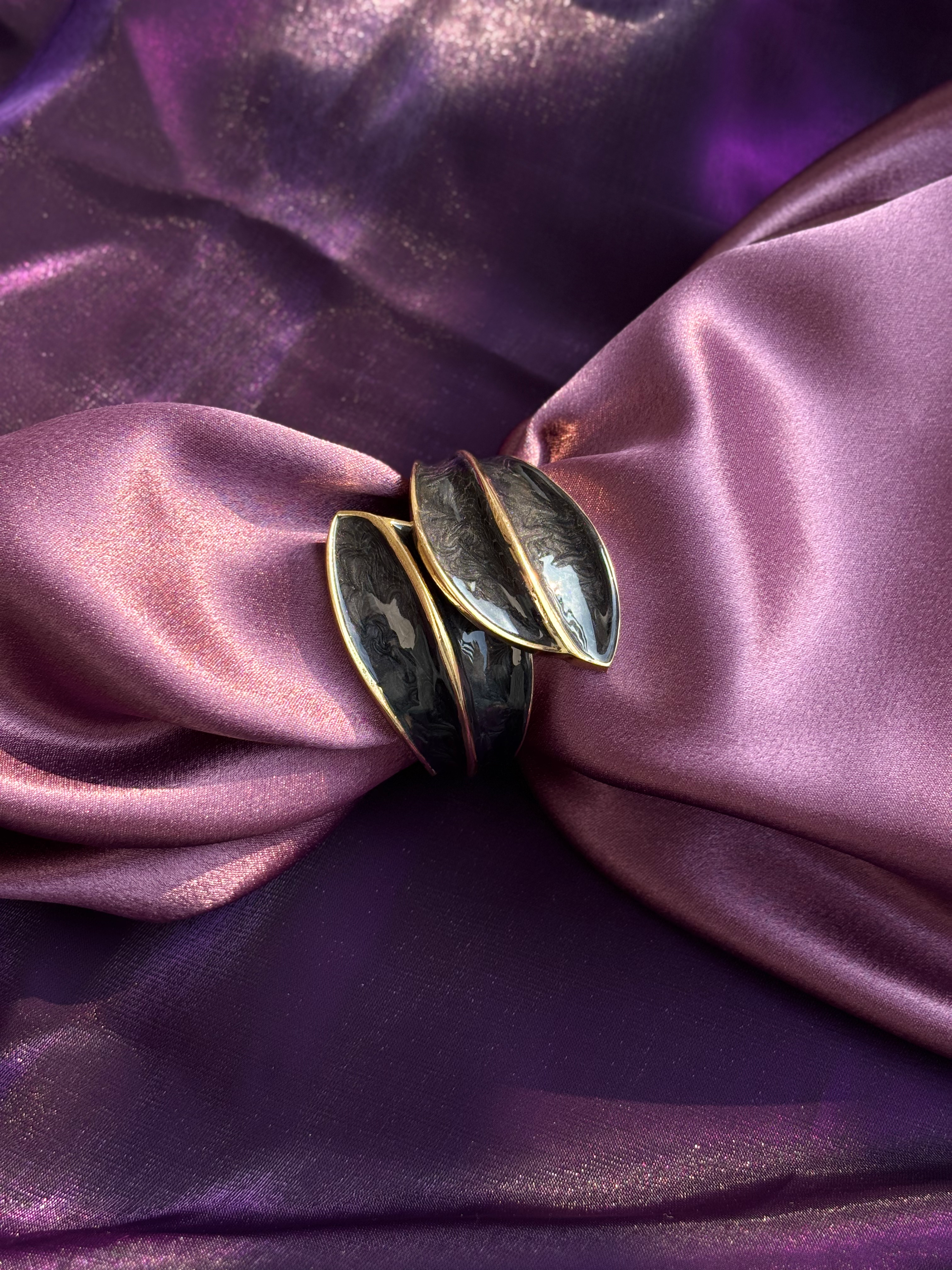 Enamel Leaf Bracelet - Classic