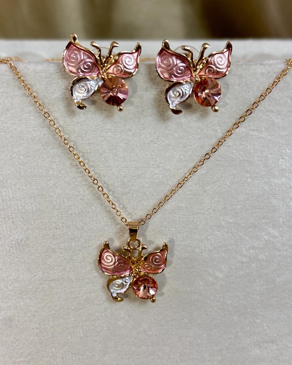 Butterfly stone studded set