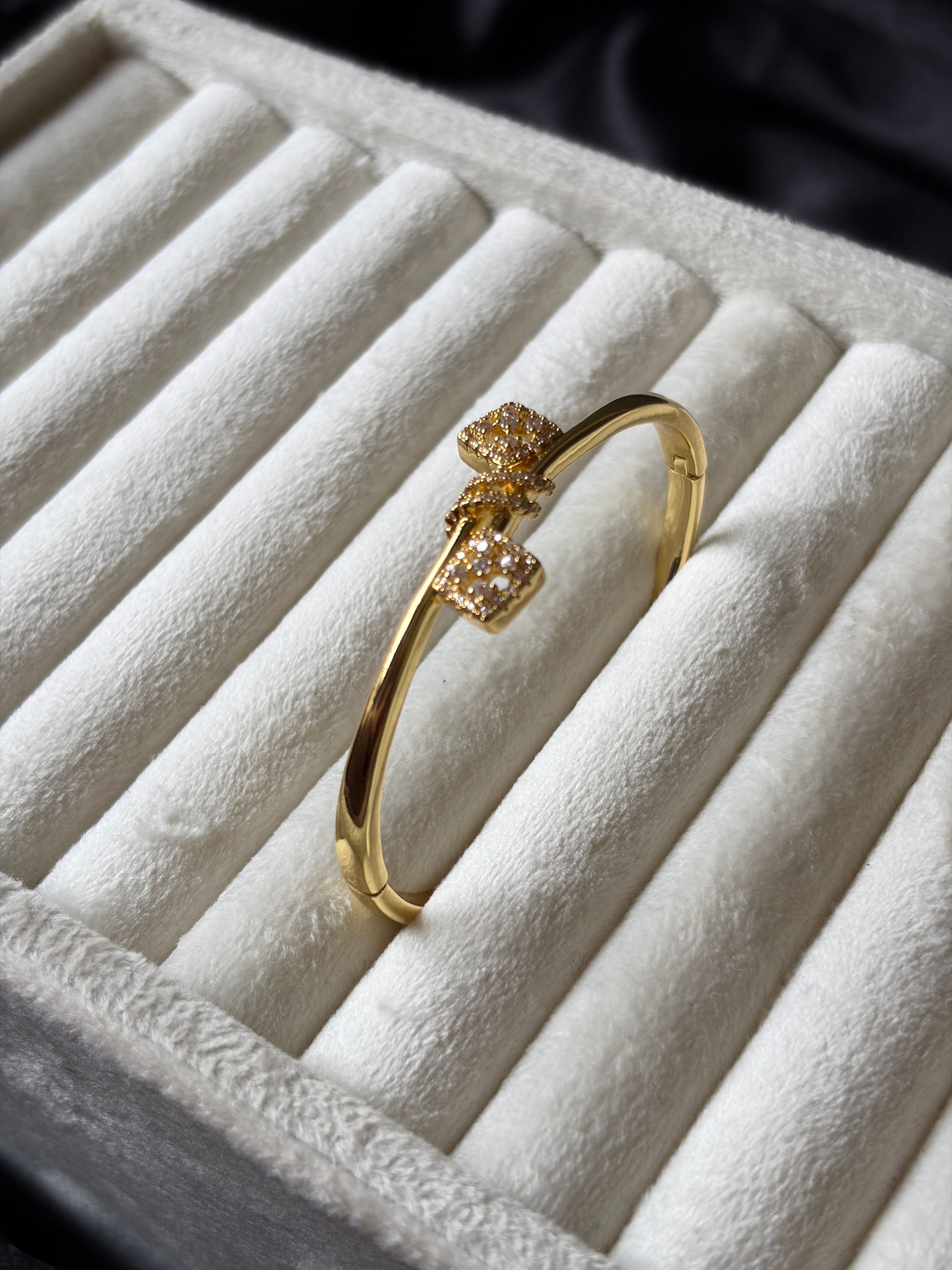Golden Geometric Crystal Bow Bracelet