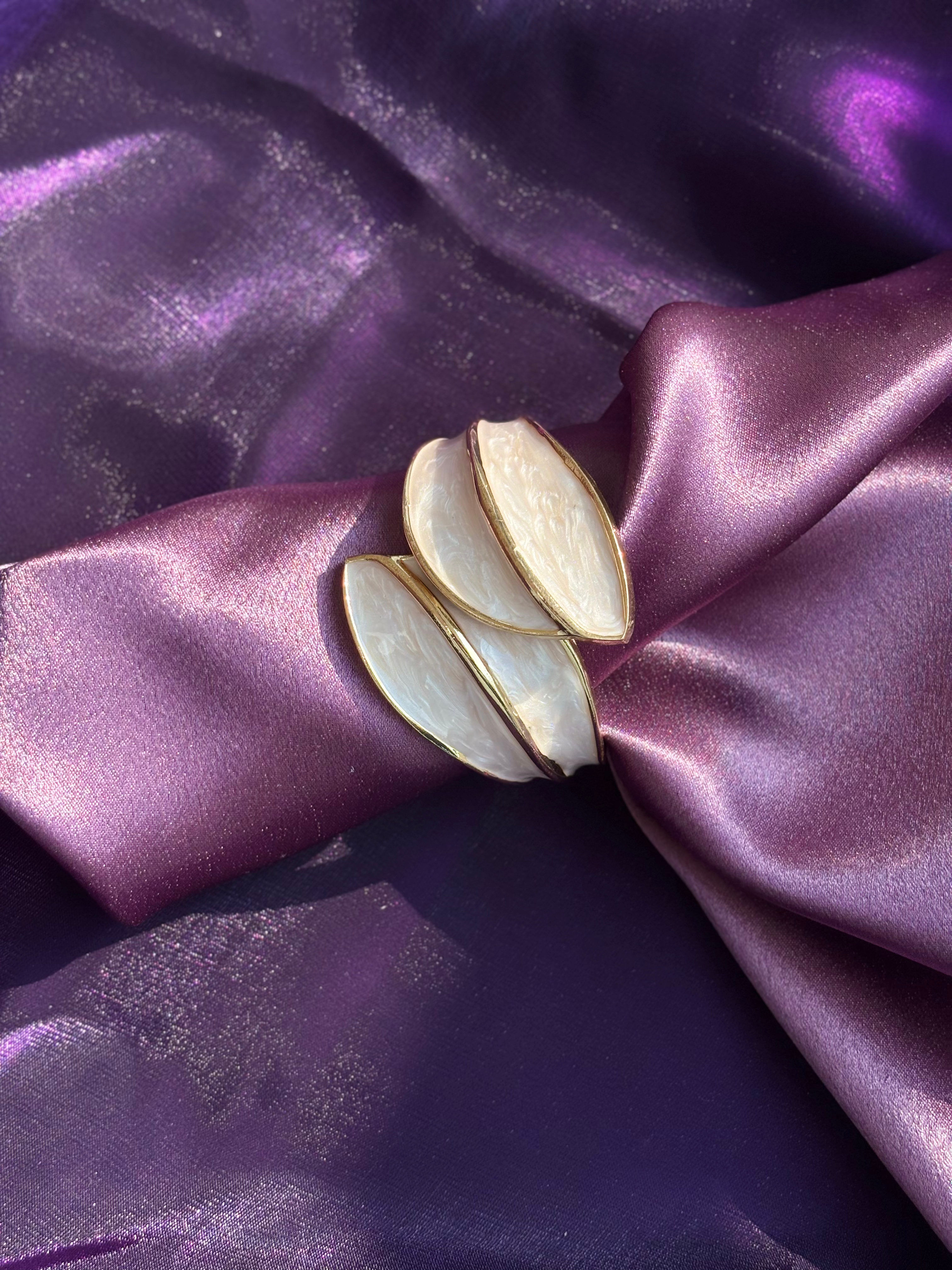 Enamel Leaf Bracelet 