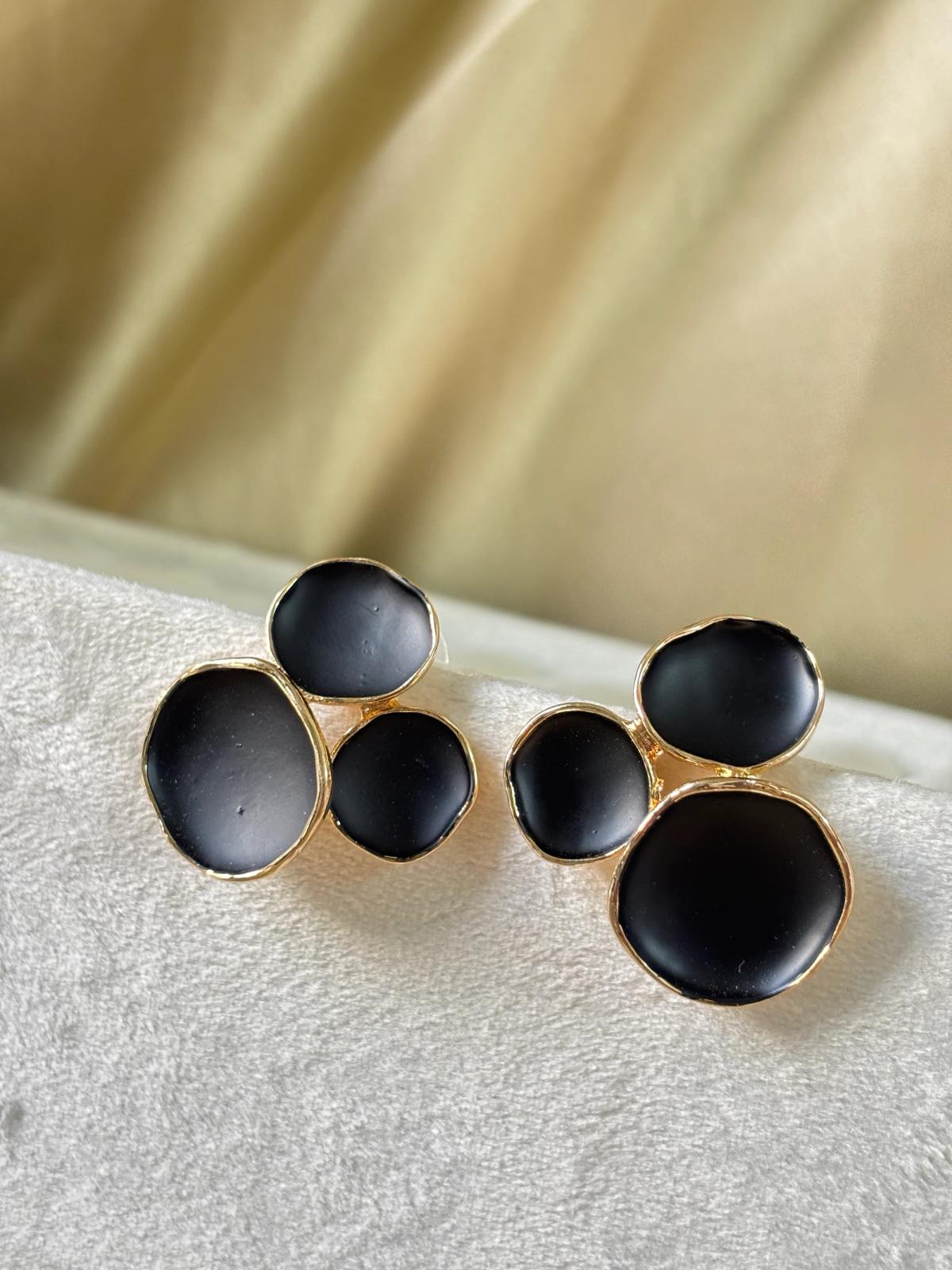 Cloud pop studs — Black