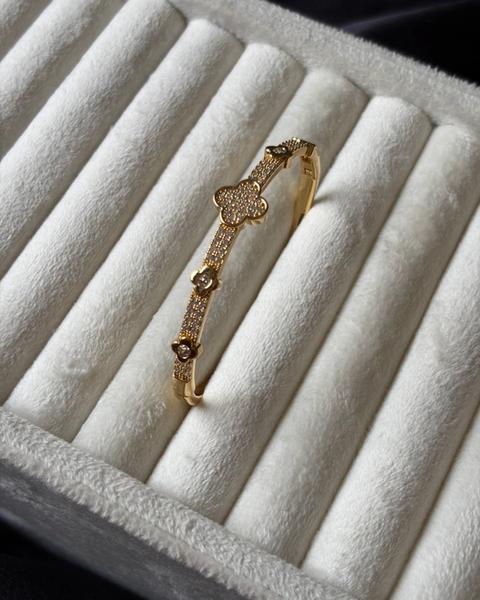 Golden Multi-Clover Crystal Bracelet