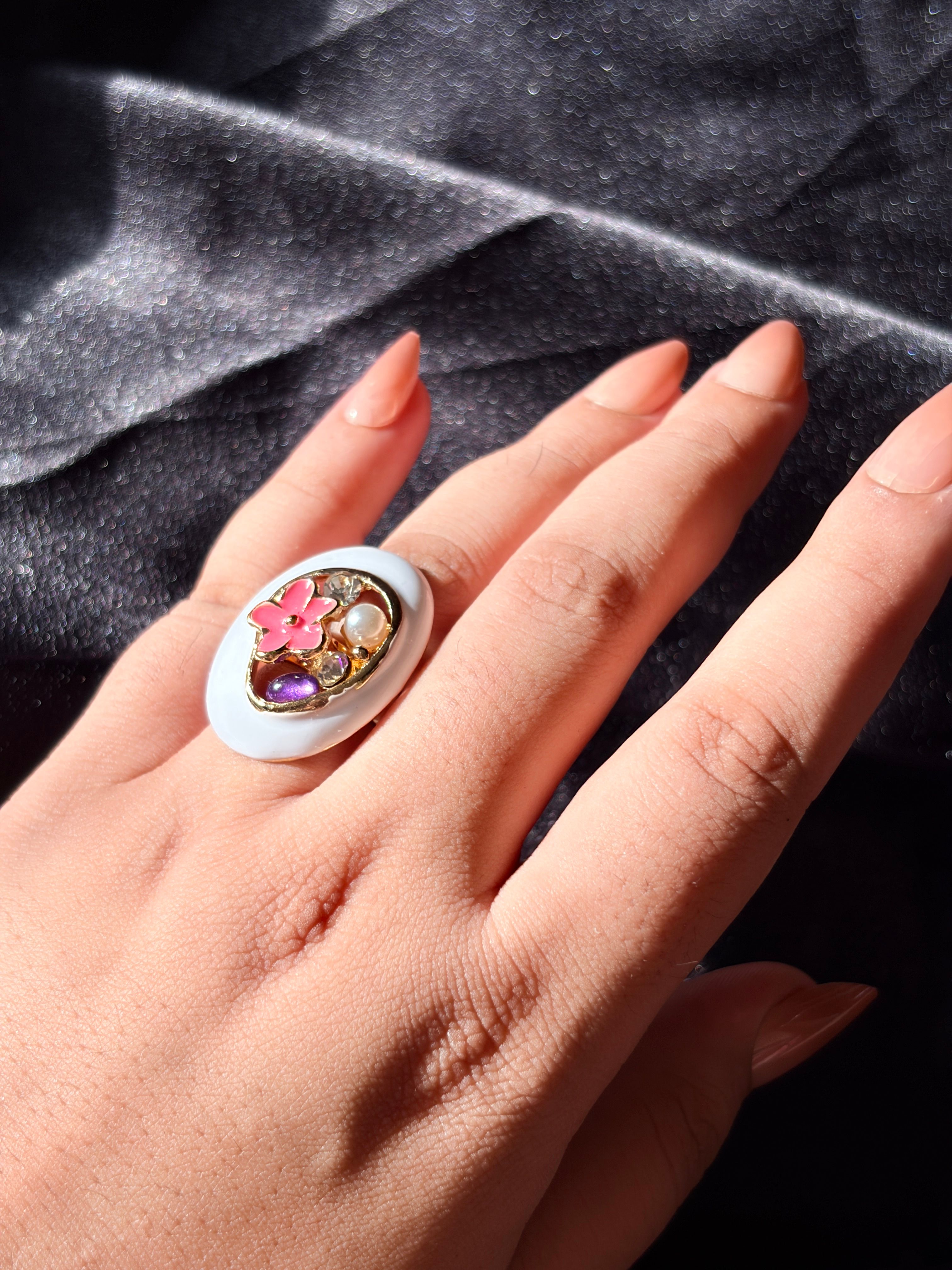 Vintage-Inspired Oval Floral Ring