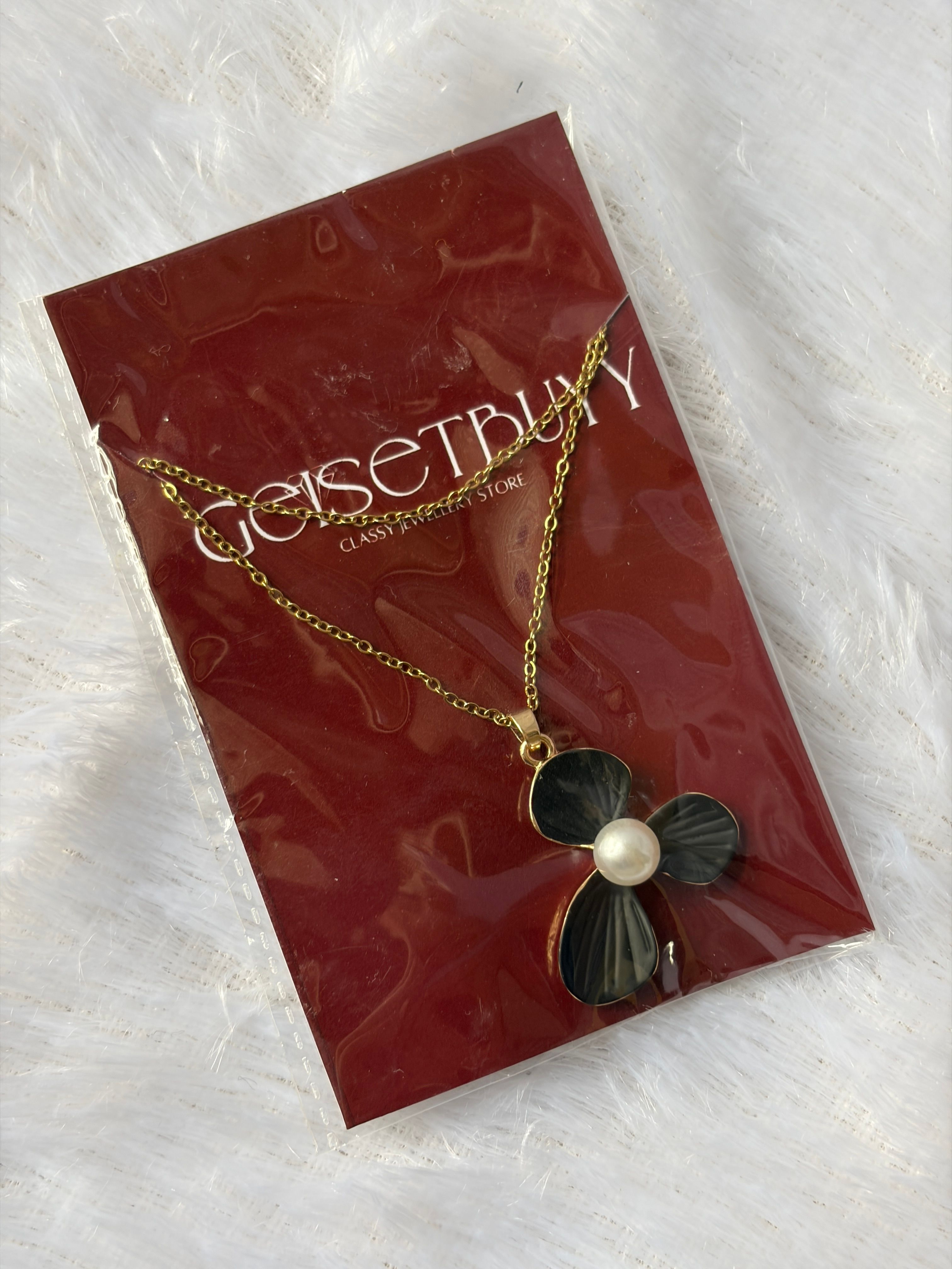 Black Pearl flower pendant