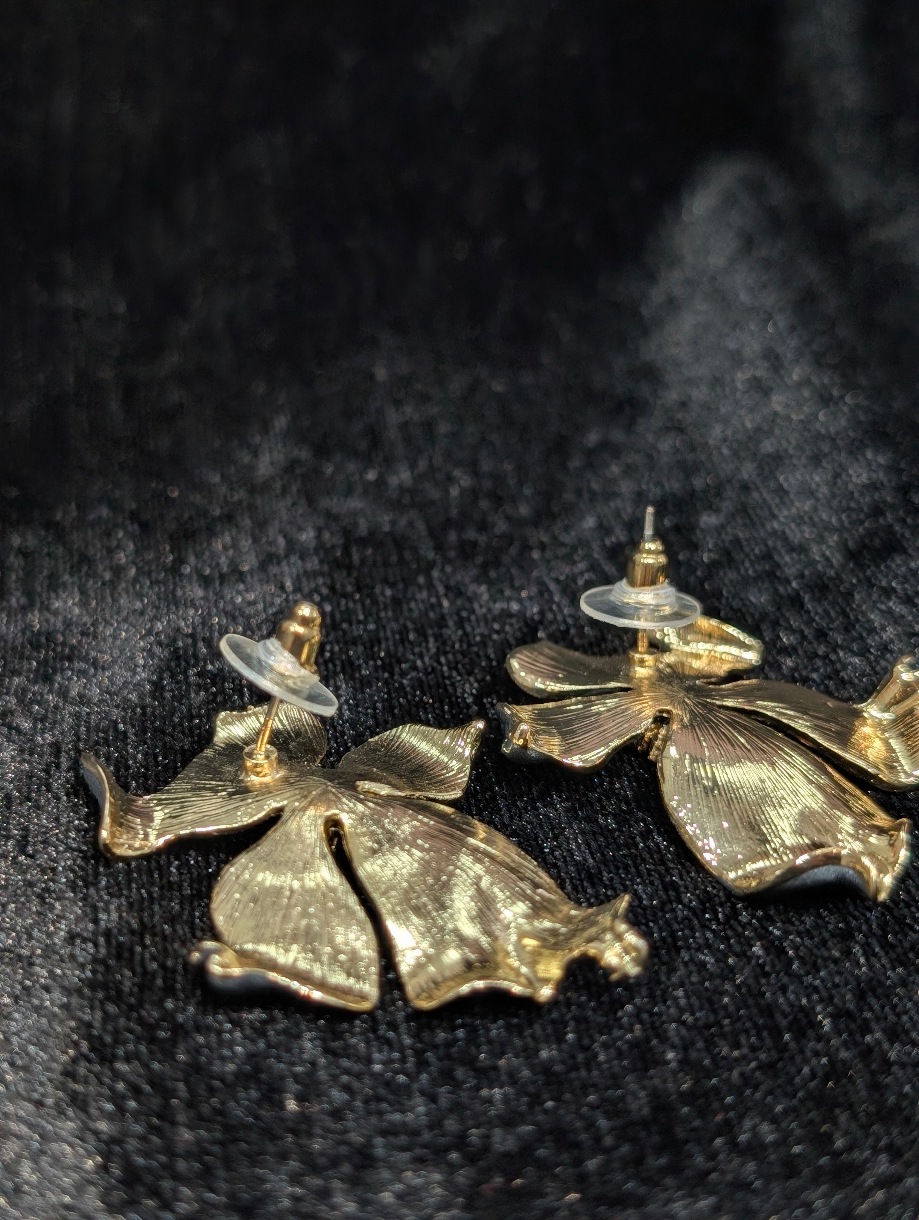 Blush Pearlescent Bloom Earrings