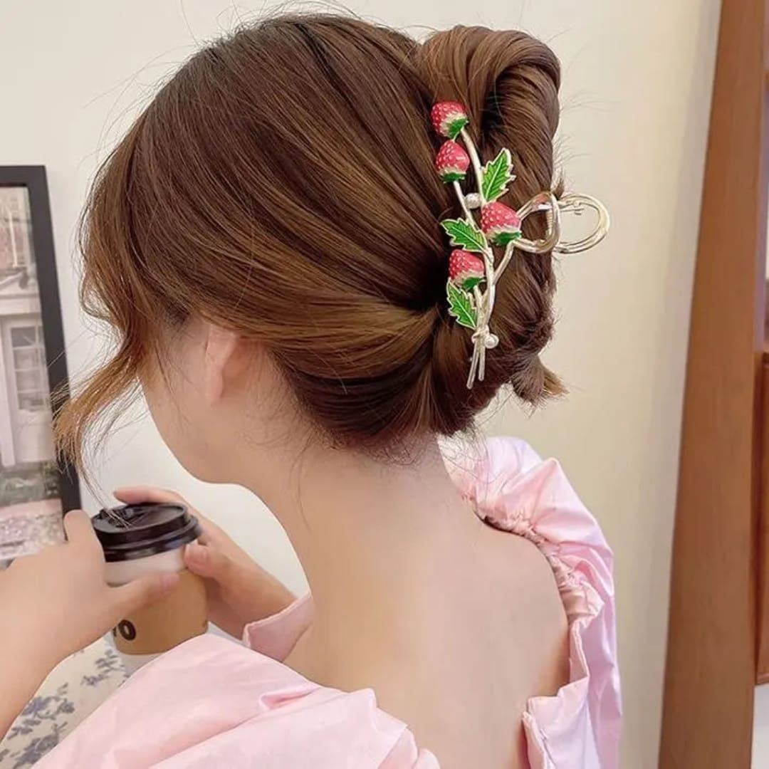 Korean Metal Strawberry Floral Hair Clutcher — photo_2026-04-07_17-12-08