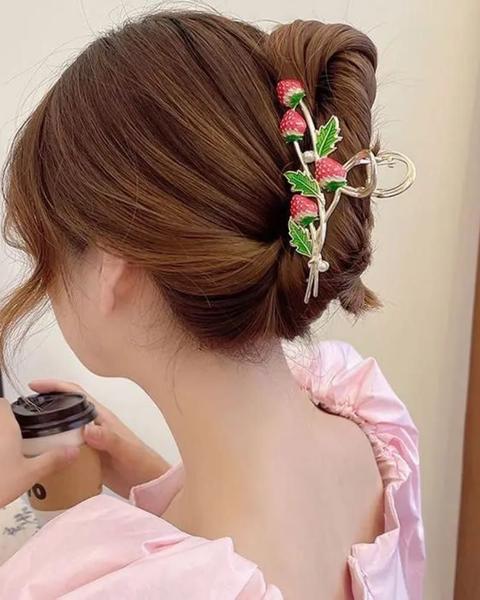 Korean Metal Strawberry Floral Hair Clutcher — photo_2026-04-07_17-12-08