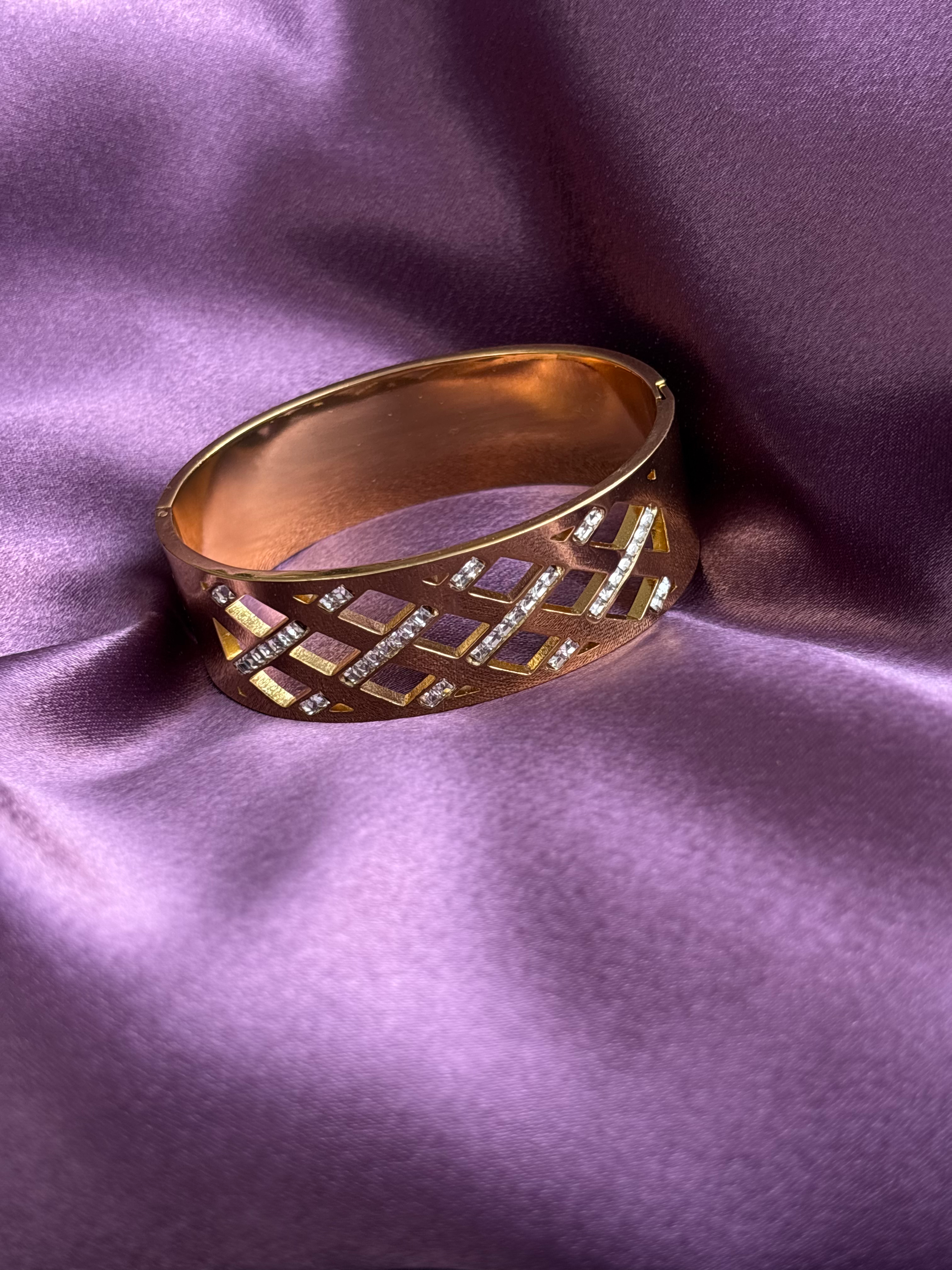Golden Stone Kada 
