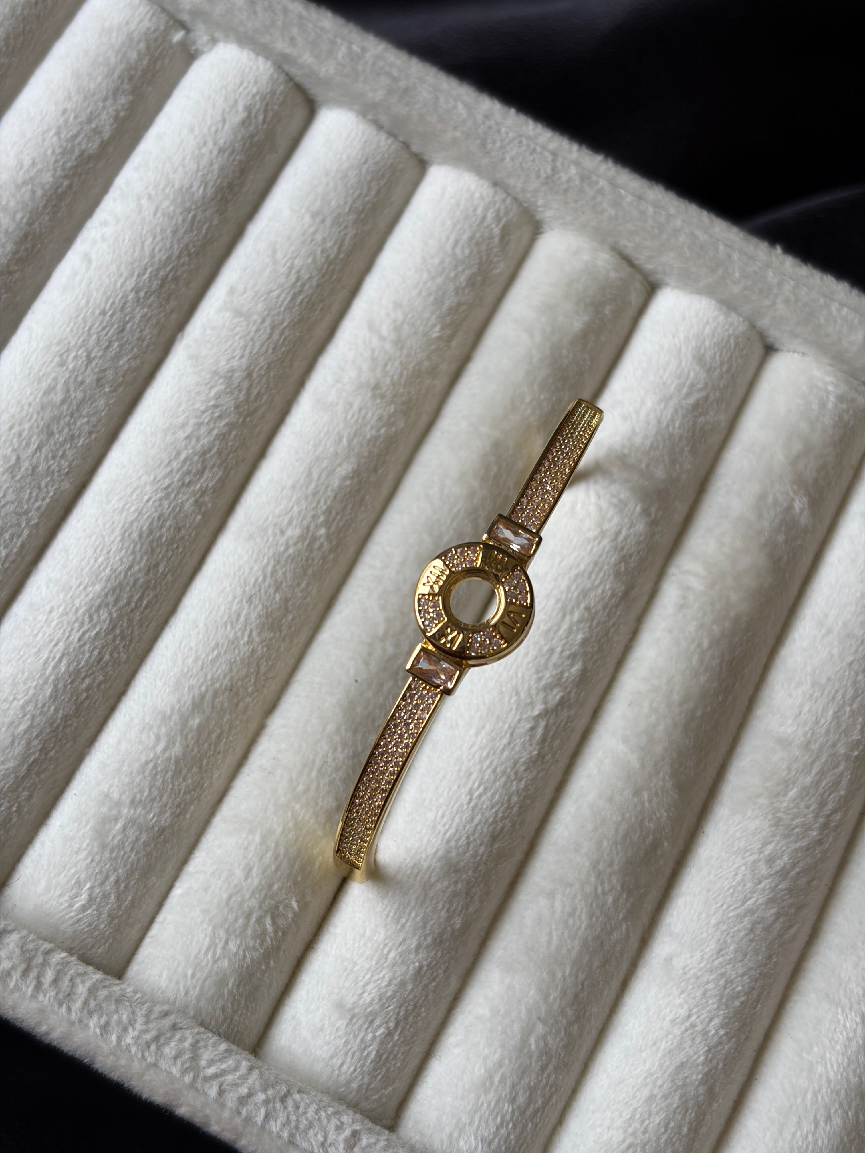 Golden Roman Numeral Halo Bracelet