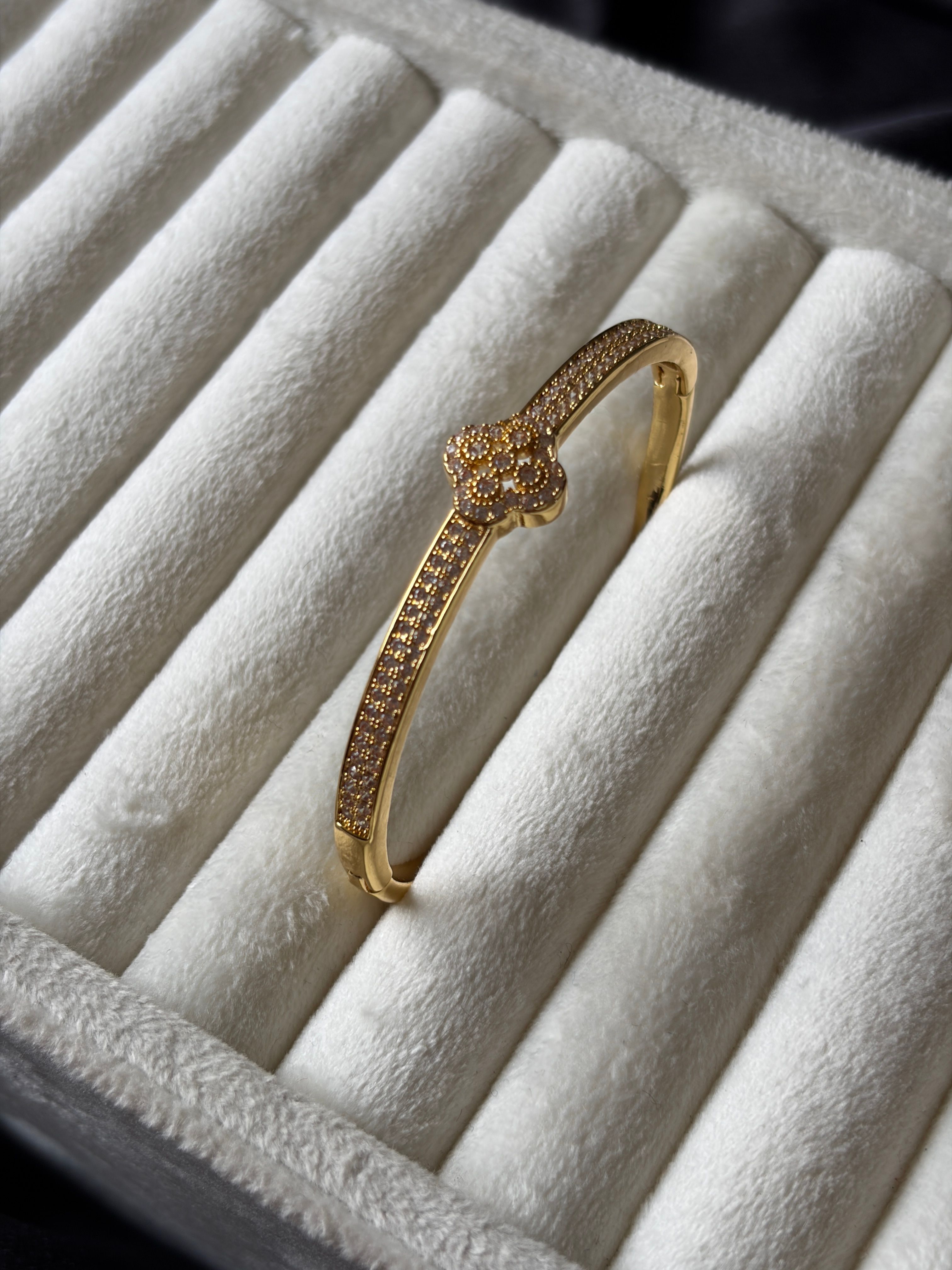 Gold Single Clover Bracelet