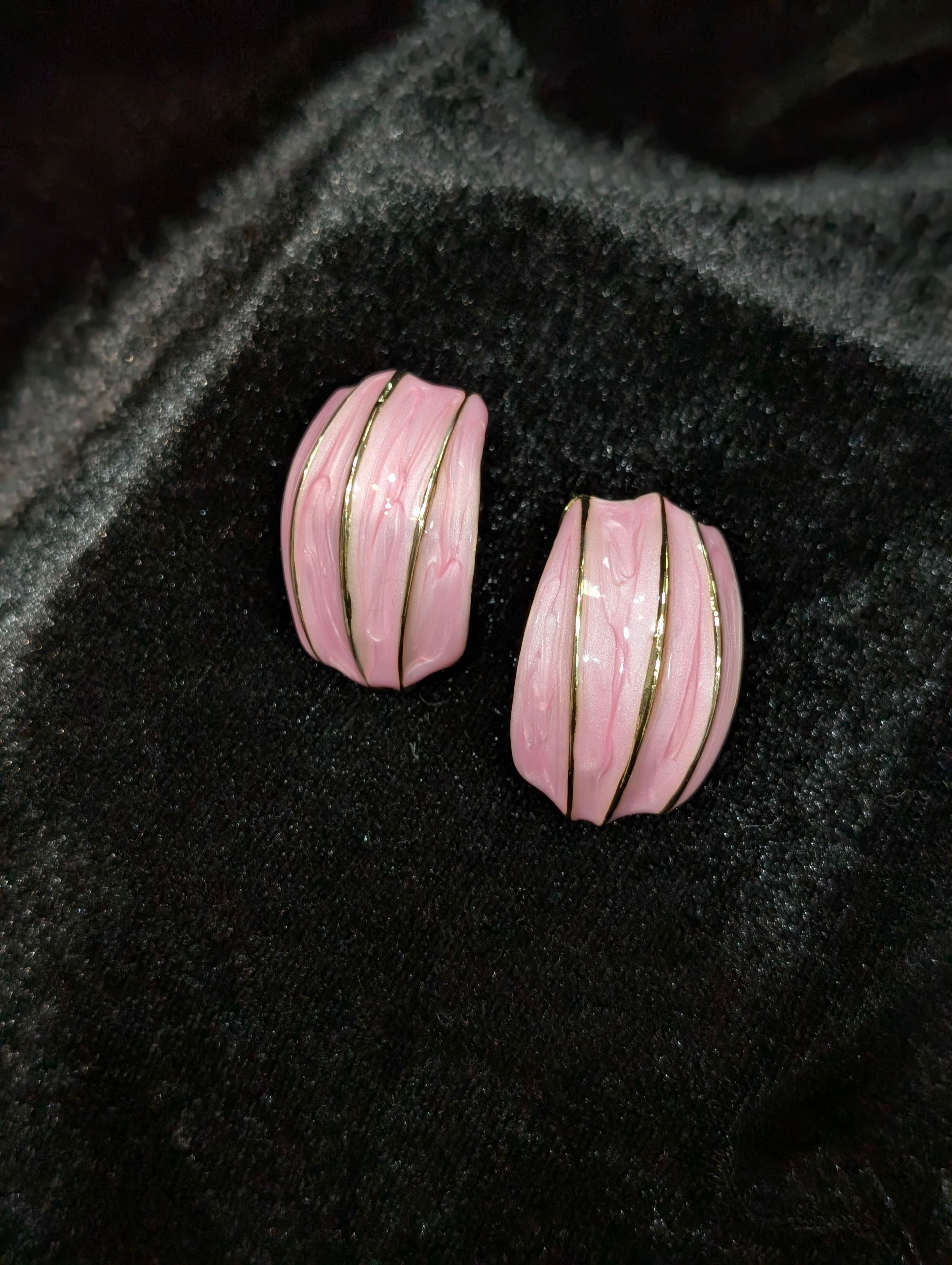 Blush Pearlescent Ribbed Dome Earrings