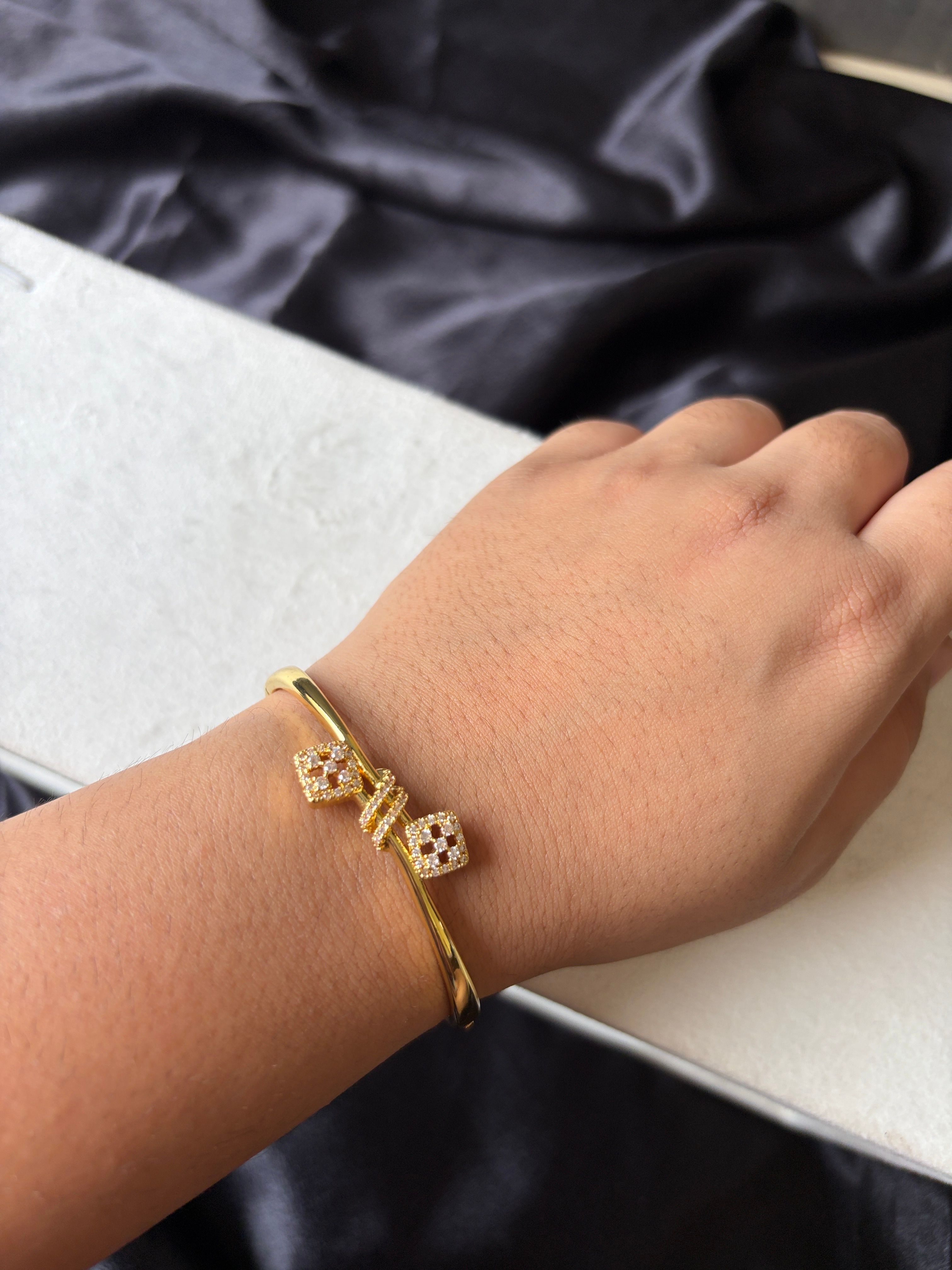Golden Geometric Crystal Bow Bracelet