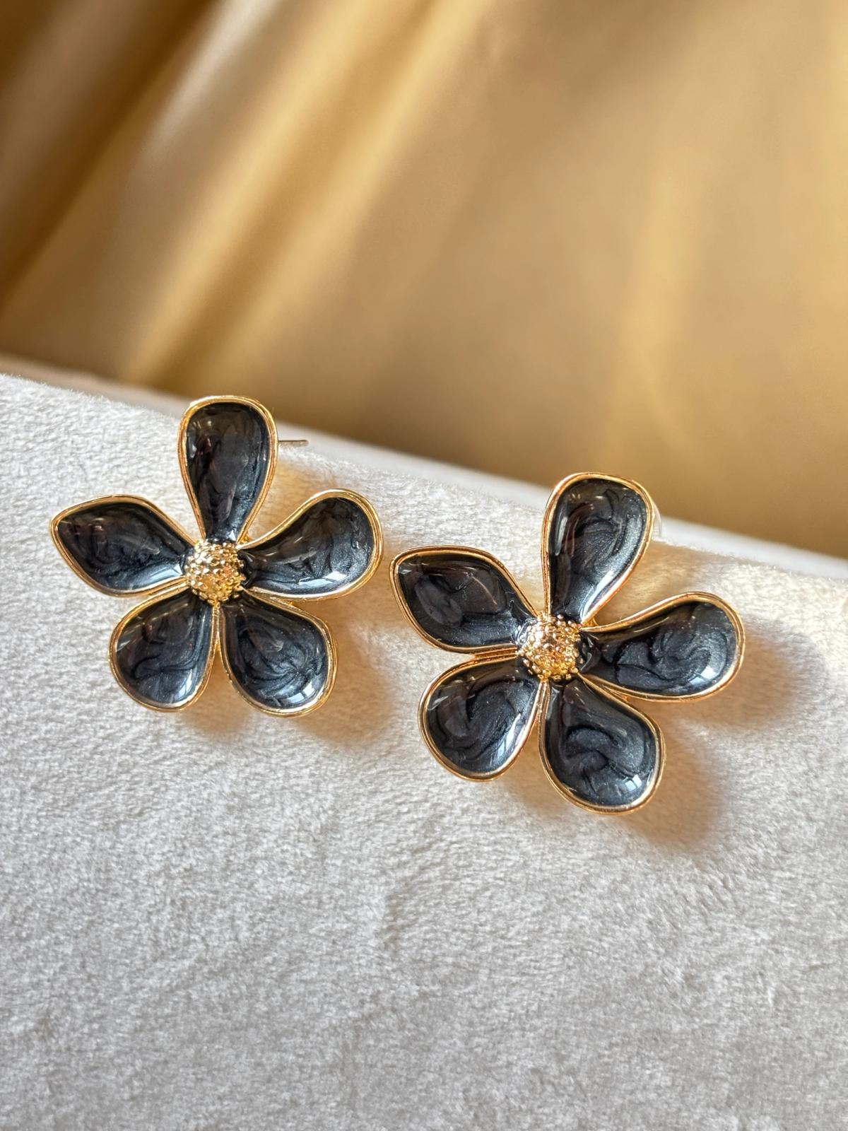 5petal flower earring - black