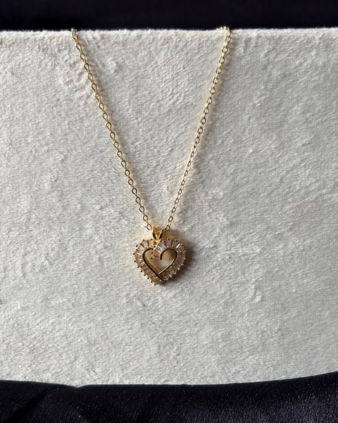 Elegant Gold Pendant Necklace