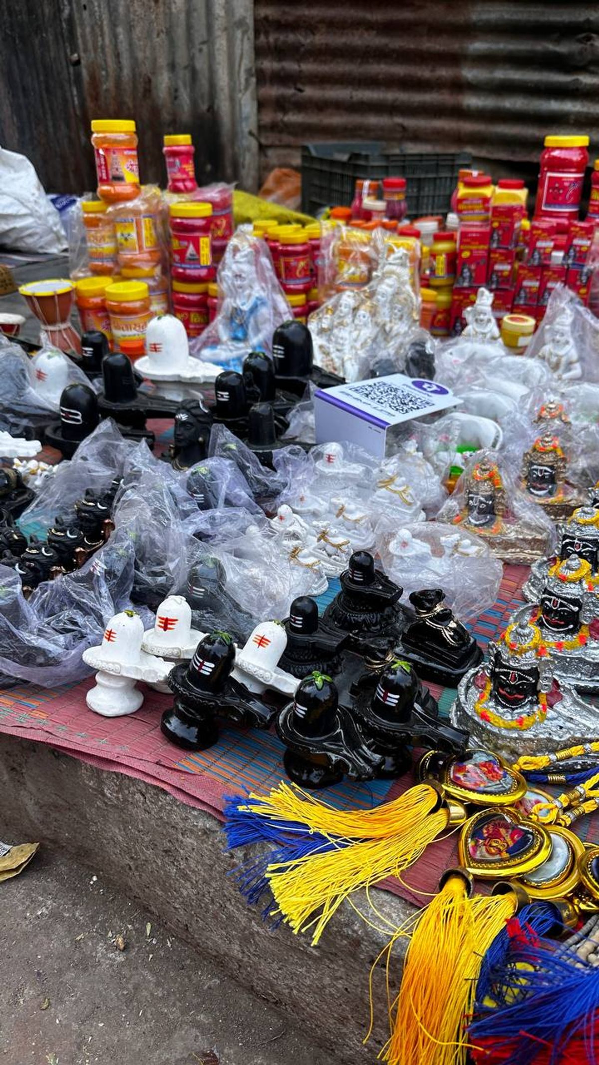 Shiva lingams and religious items for sale