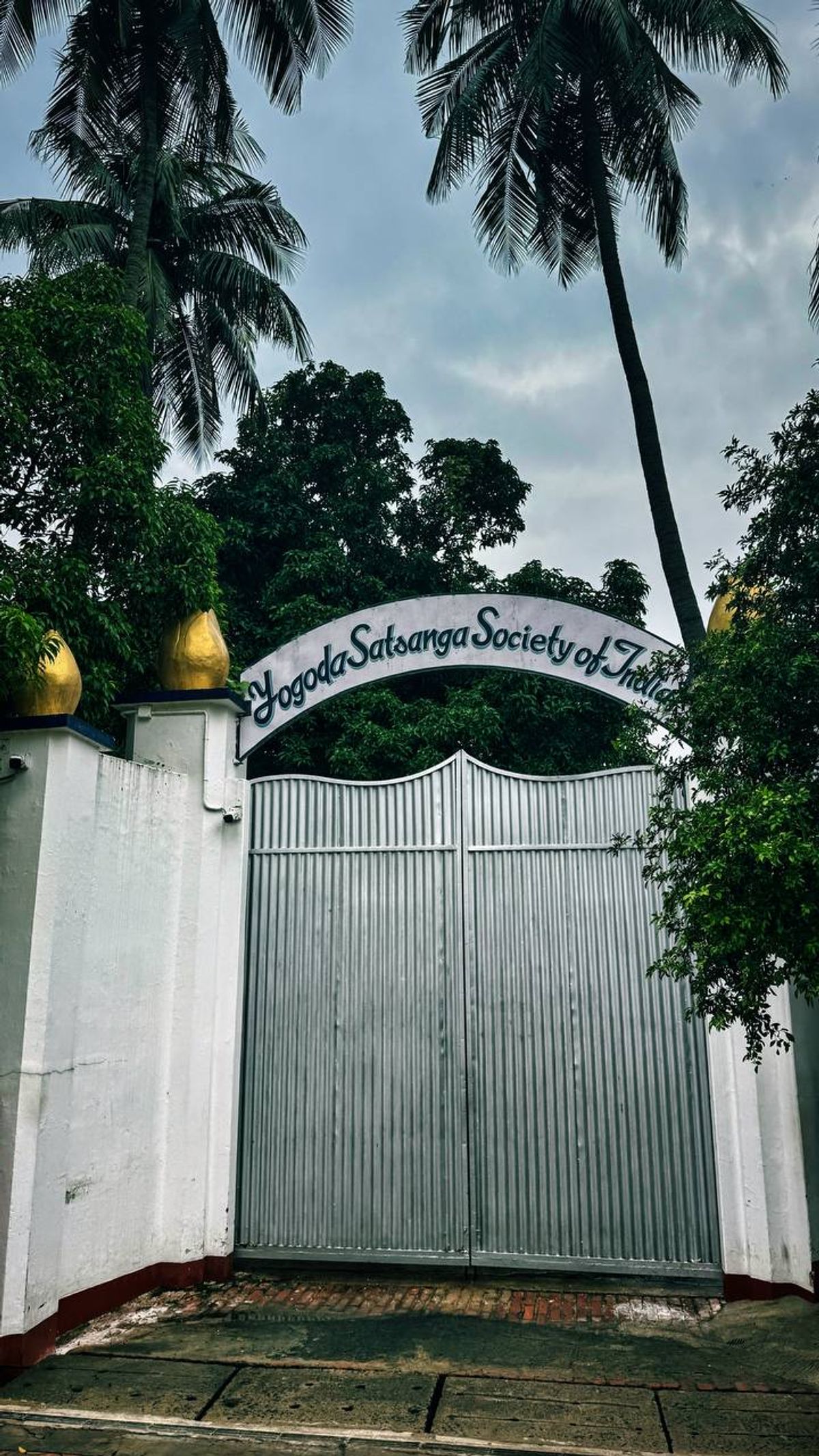 Yogoda Satsanga Society gate