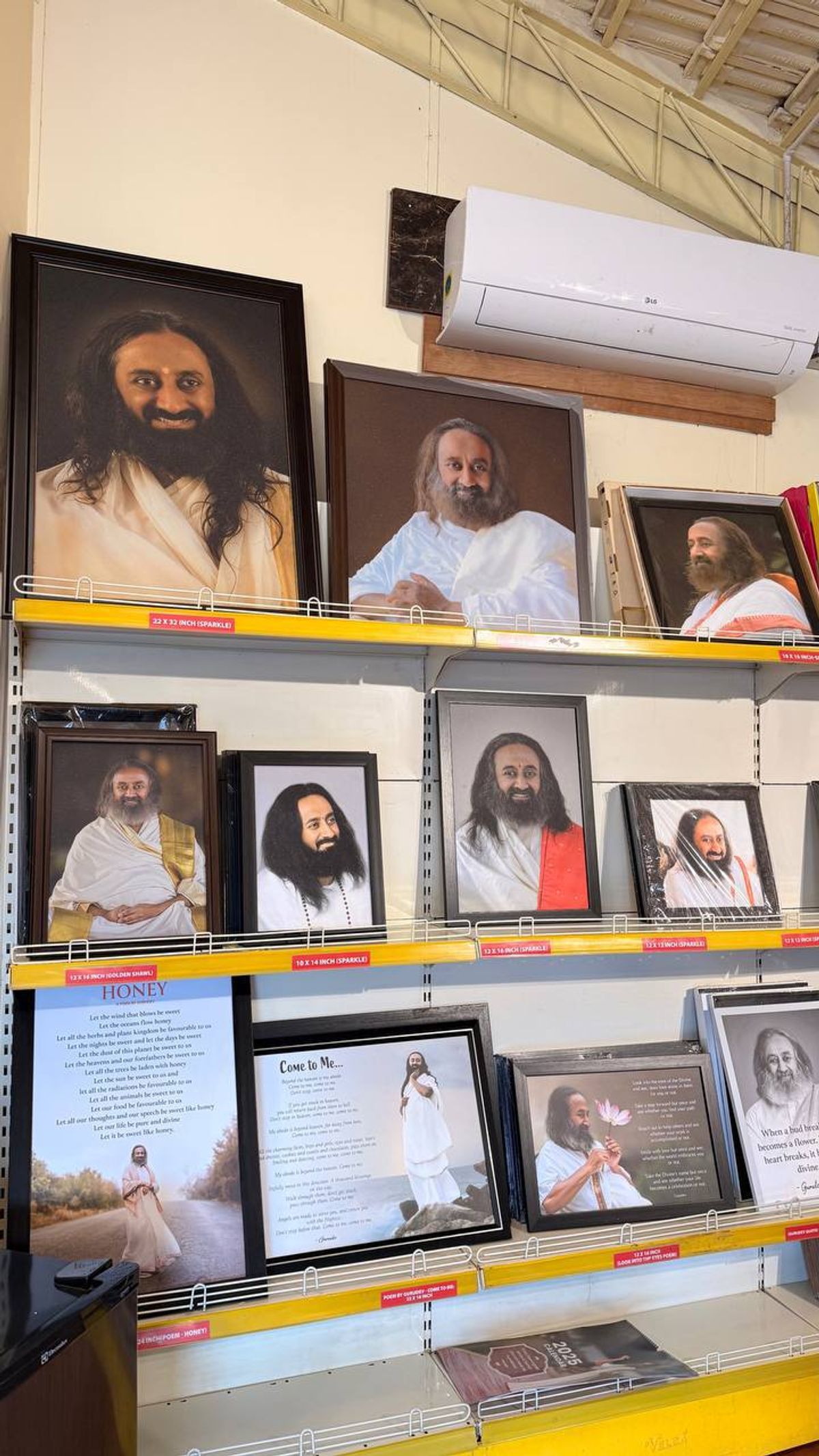Portraits and books of Sri Sri Ravi Shankar
