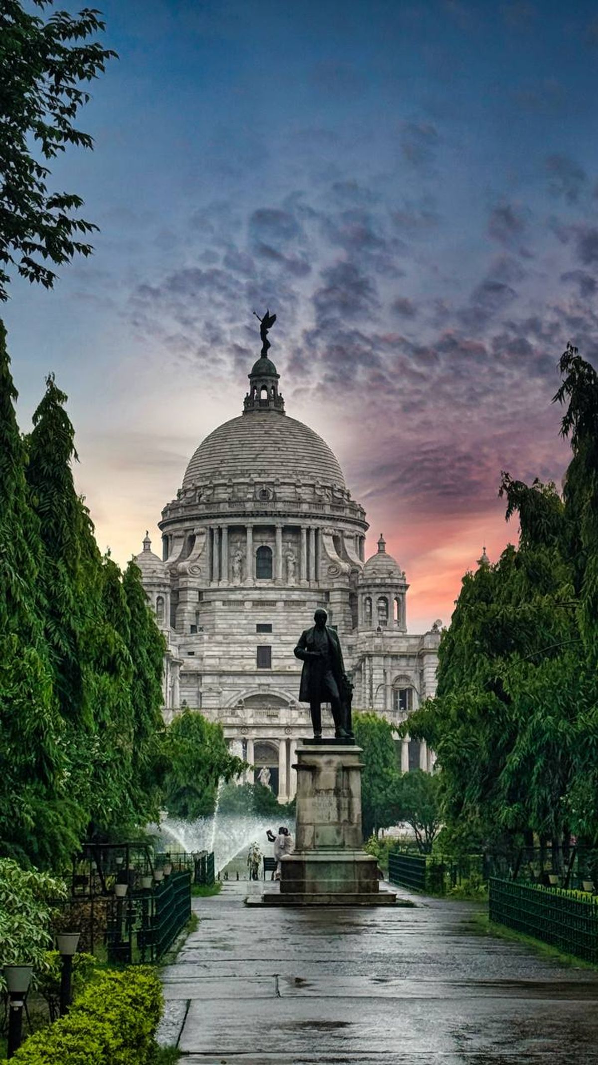 Victoria Memorial at sunset