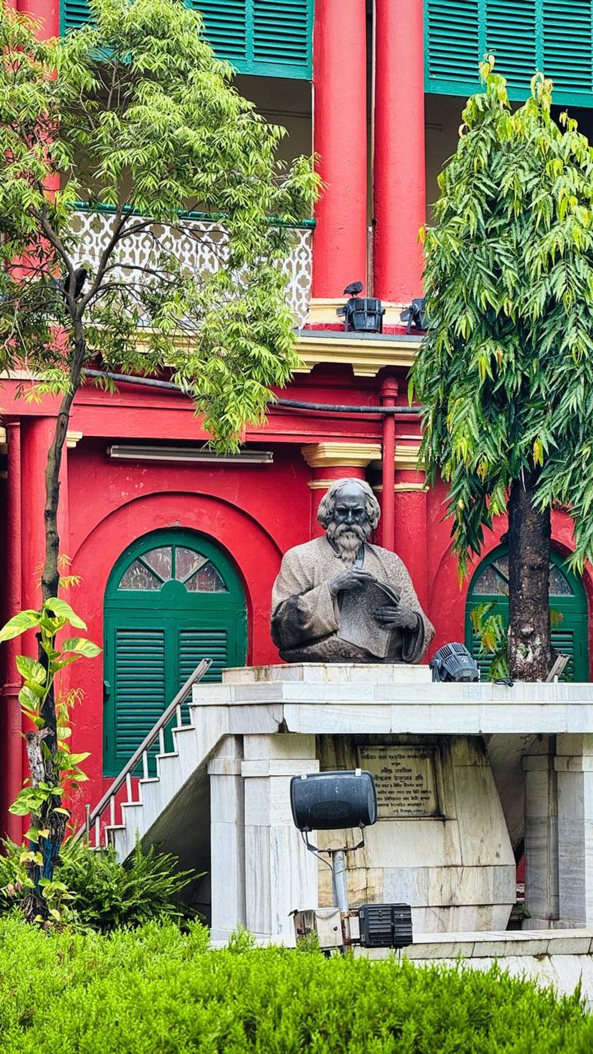 Tagore statue at his ancestral home