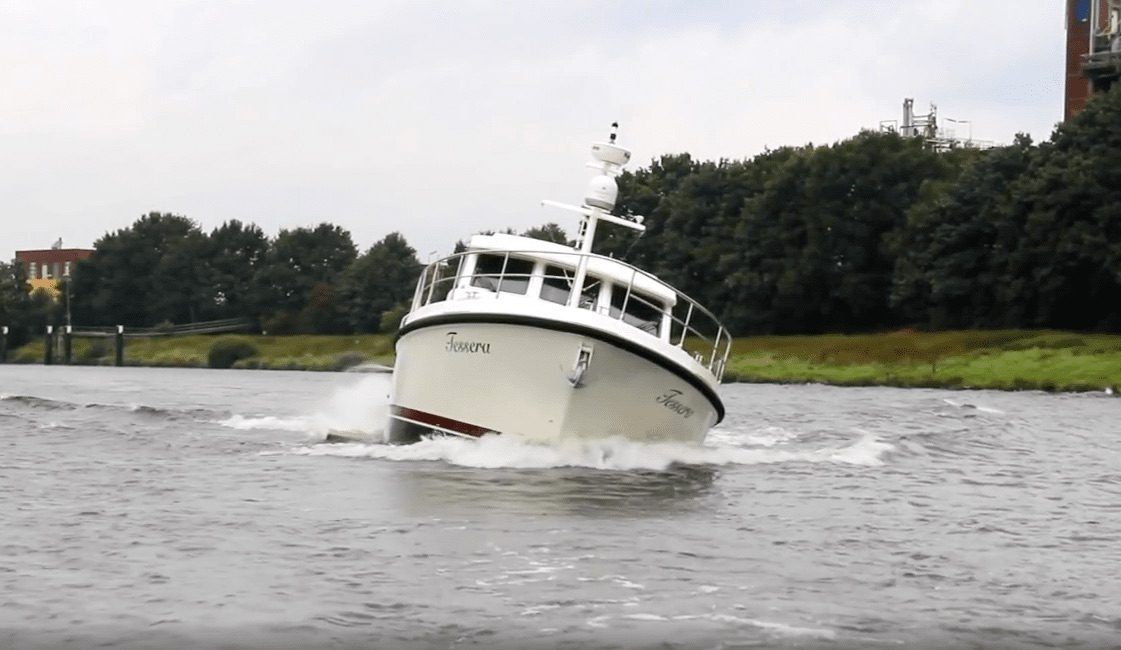 RotorSwing test vessel Julia underway on inland water