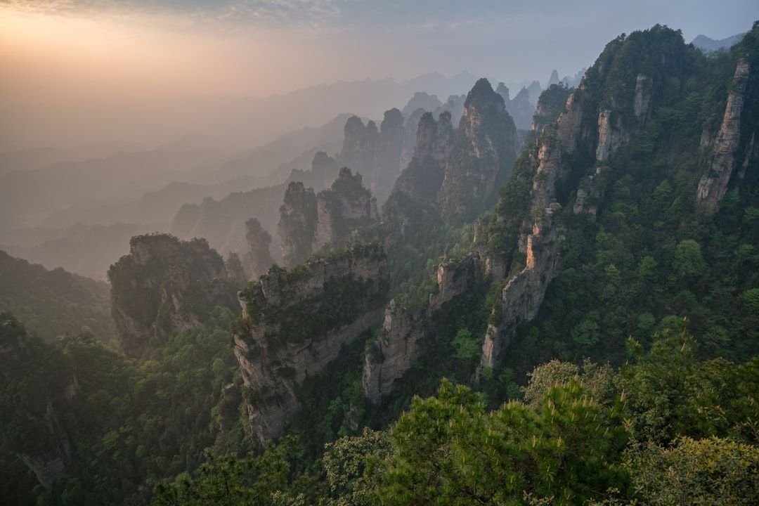 Avatar Mountains: Zhangjiajie and Chongqing in 5 Days