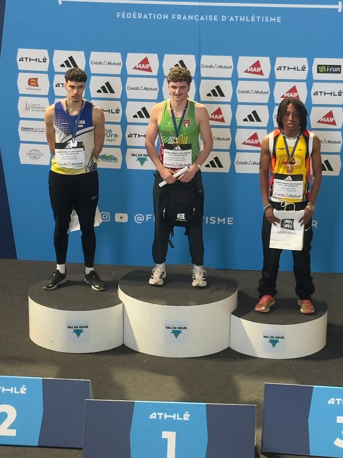 Rayan Bouhouche vice-champion de France junior du 400 m en salle